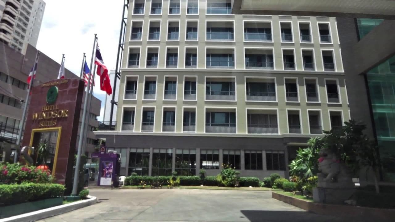 Street view near Thee Bangkok Hotel, Watthana — © toffy (CC BY-SA · Mapillary)