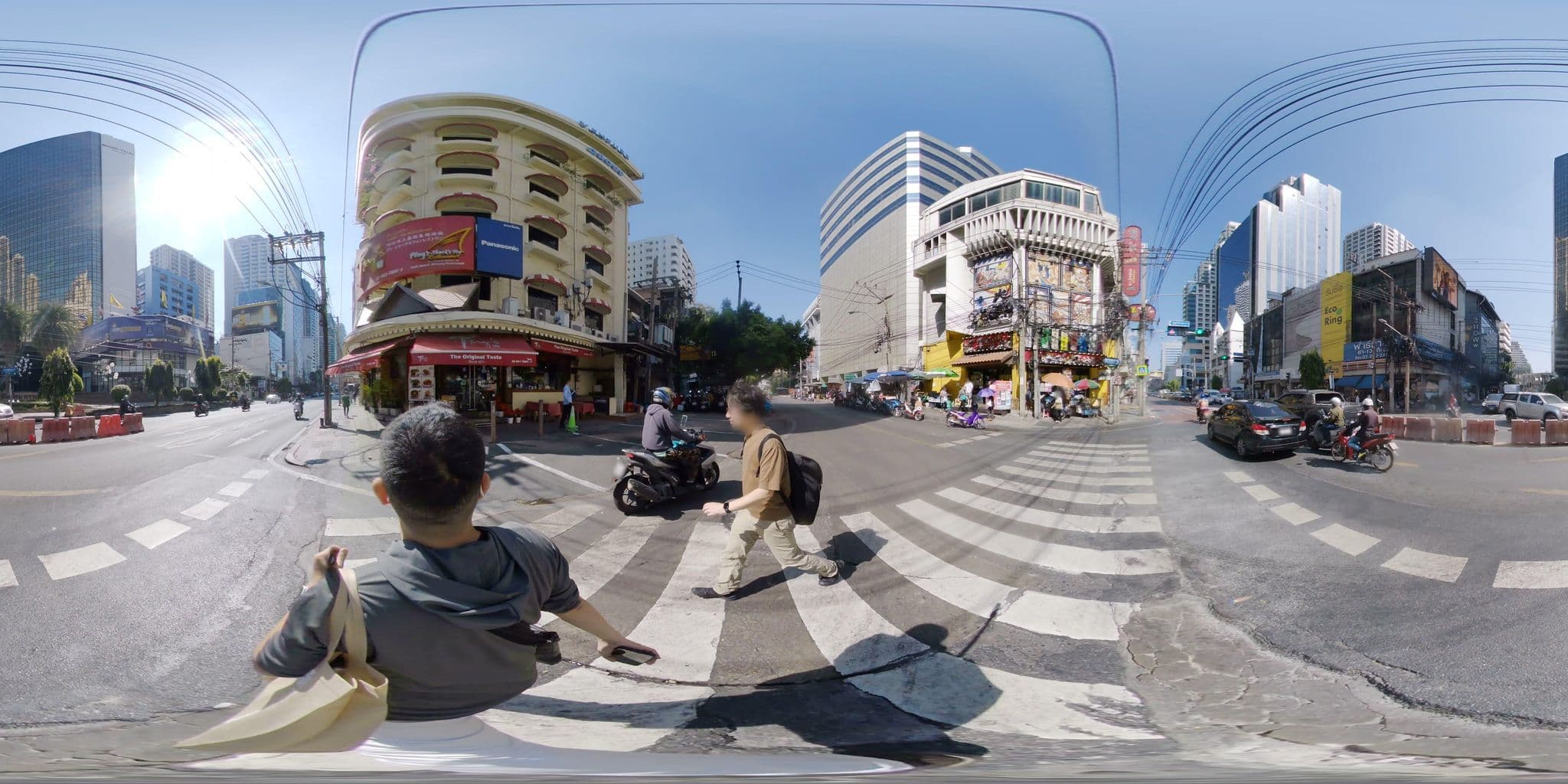 Street view near เกี๊ยวต้มยำข้างโรงแรม Furama asoke, Makkasan — © mapconcierge (CC BY-SA · Mapillary)