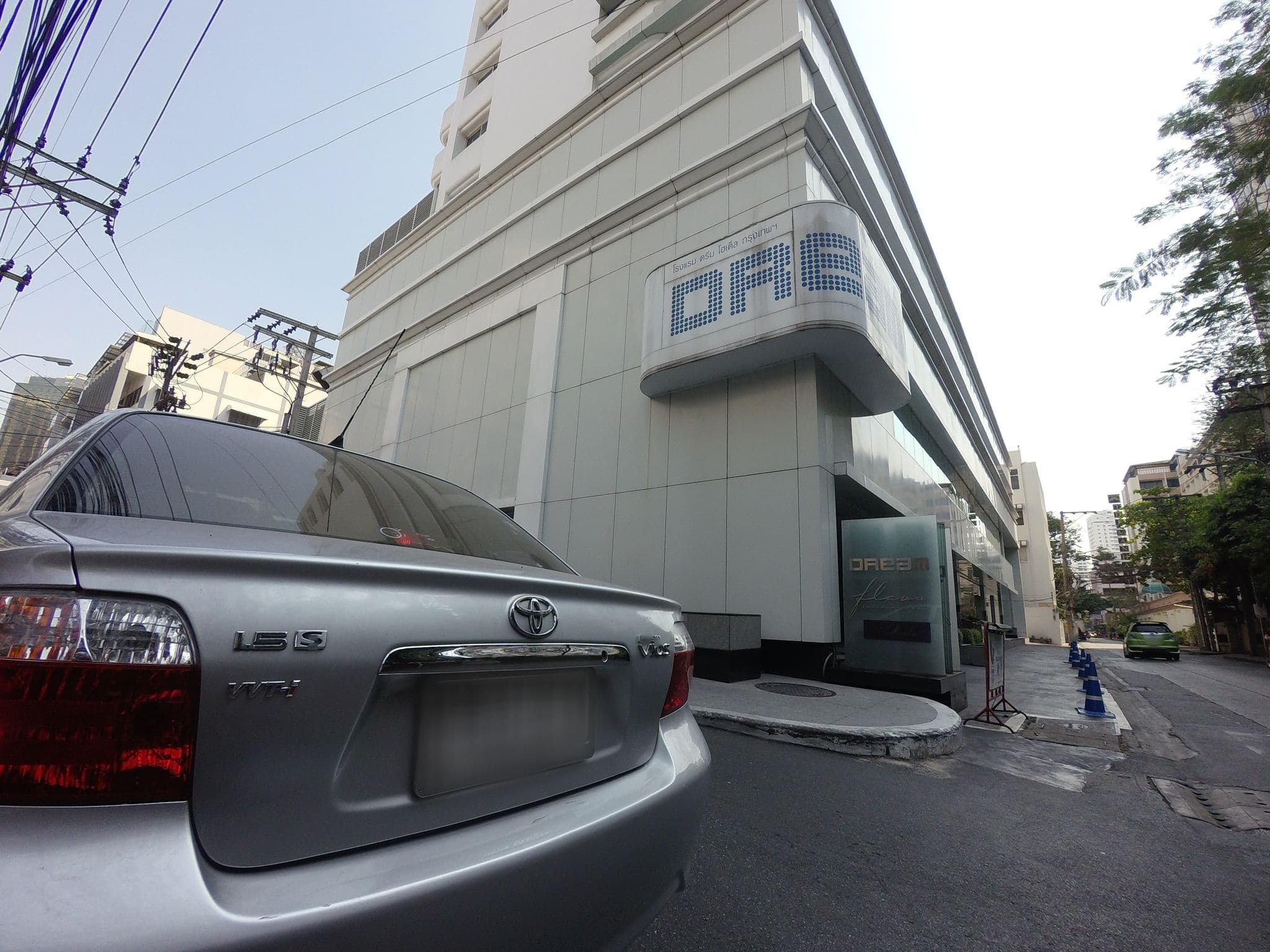 Street view near The Promenada, Makkasan — © mishari (CC BY-SA · Mapillary)