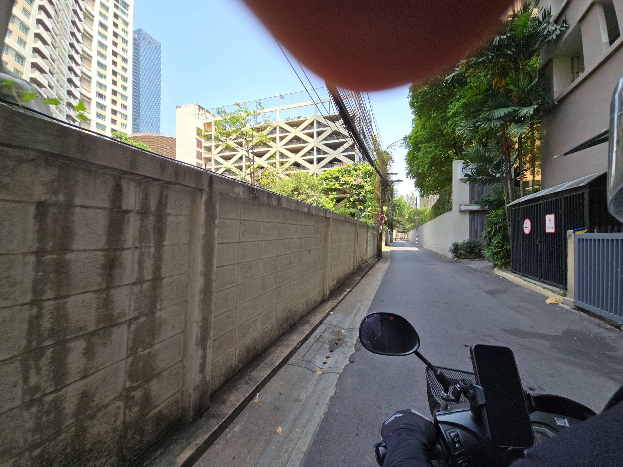 Street view near 1206 NaturalVille, Makkasan — © Poolert (CC BY-SA · Mapillary)