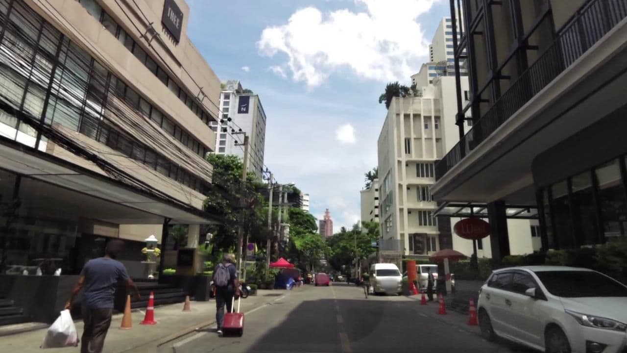Street view near Executive Club At Windsor, Watthana — © toffy (CC BY-SA · Mapillary)