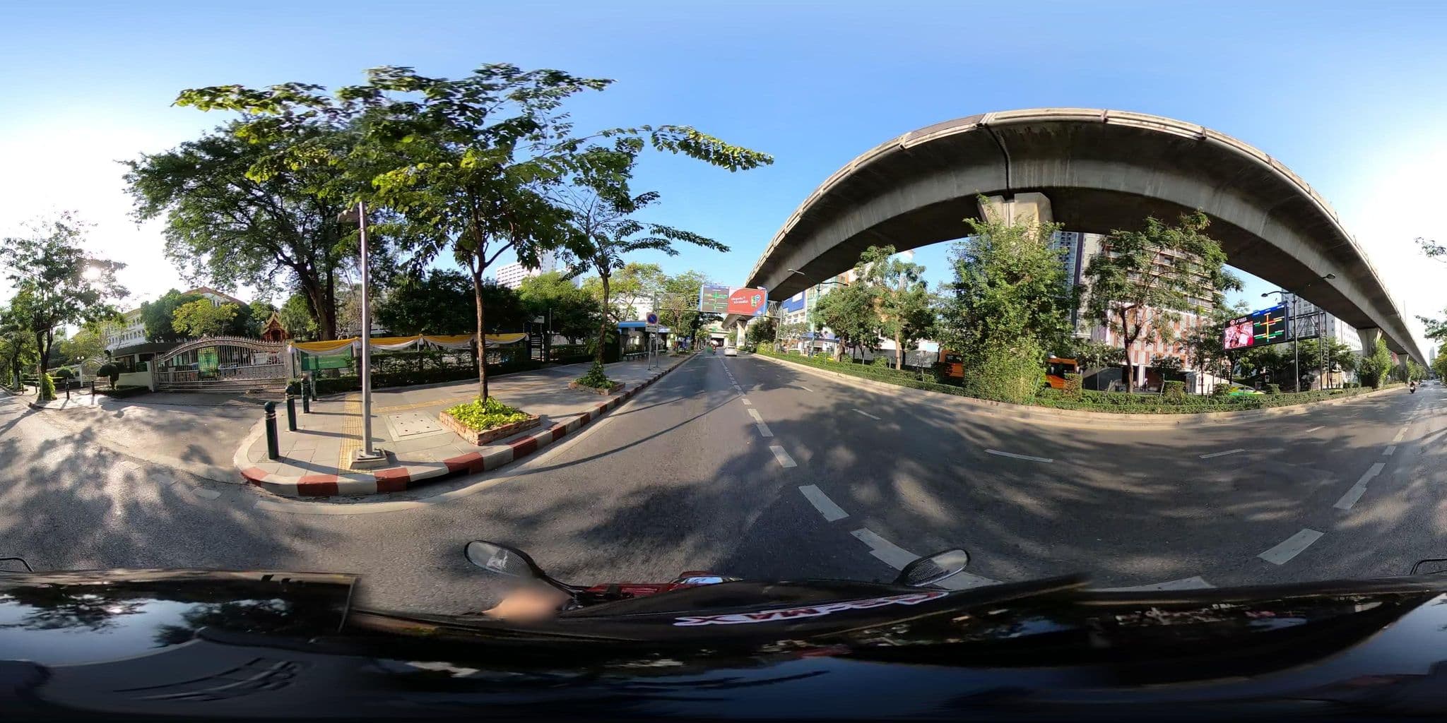 Street view near โรงแรมฟลอริดา, Ratchathewi — © NatchaponJ (CC BY-SA · Mapillary)