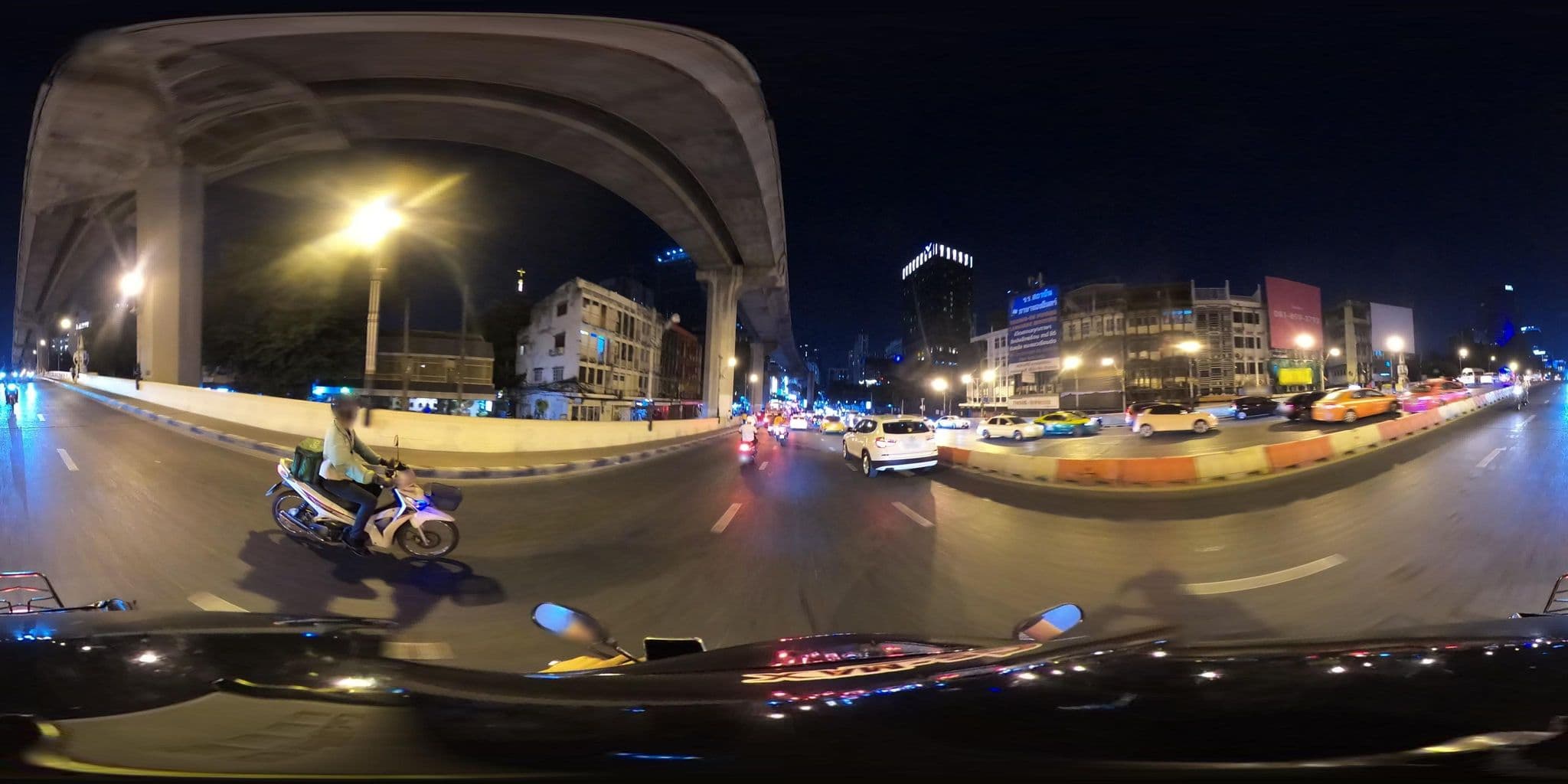 Street view near Siam Nitra Boutique Hotel, Ratchathewi — © NatchaponJ (CC BY-SA · Mapillary)