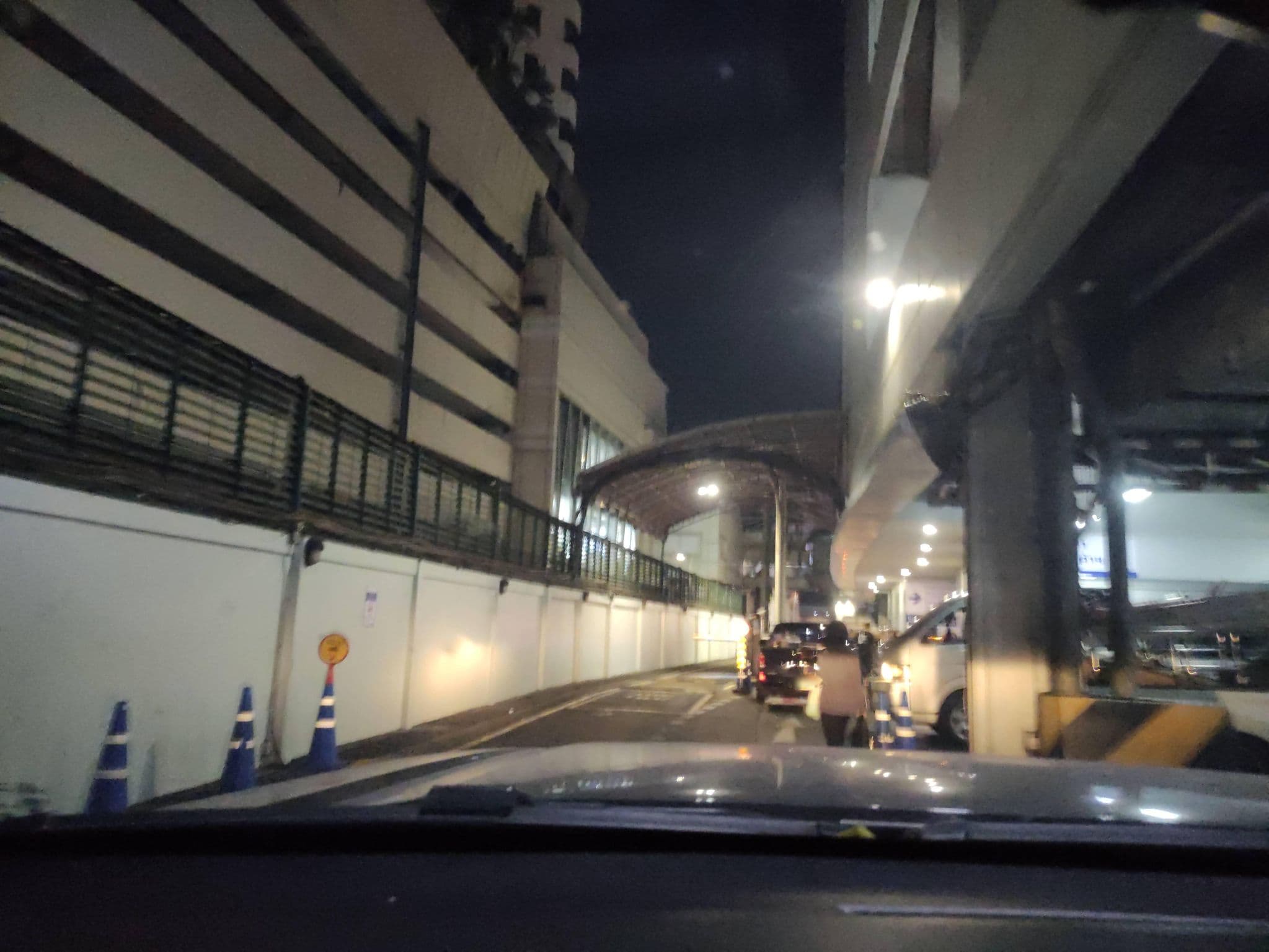 Street view near Happy Monkey Hostel, Makkasan — © kasetitkml_pipitchai (CC BY-SA · Mapillary)