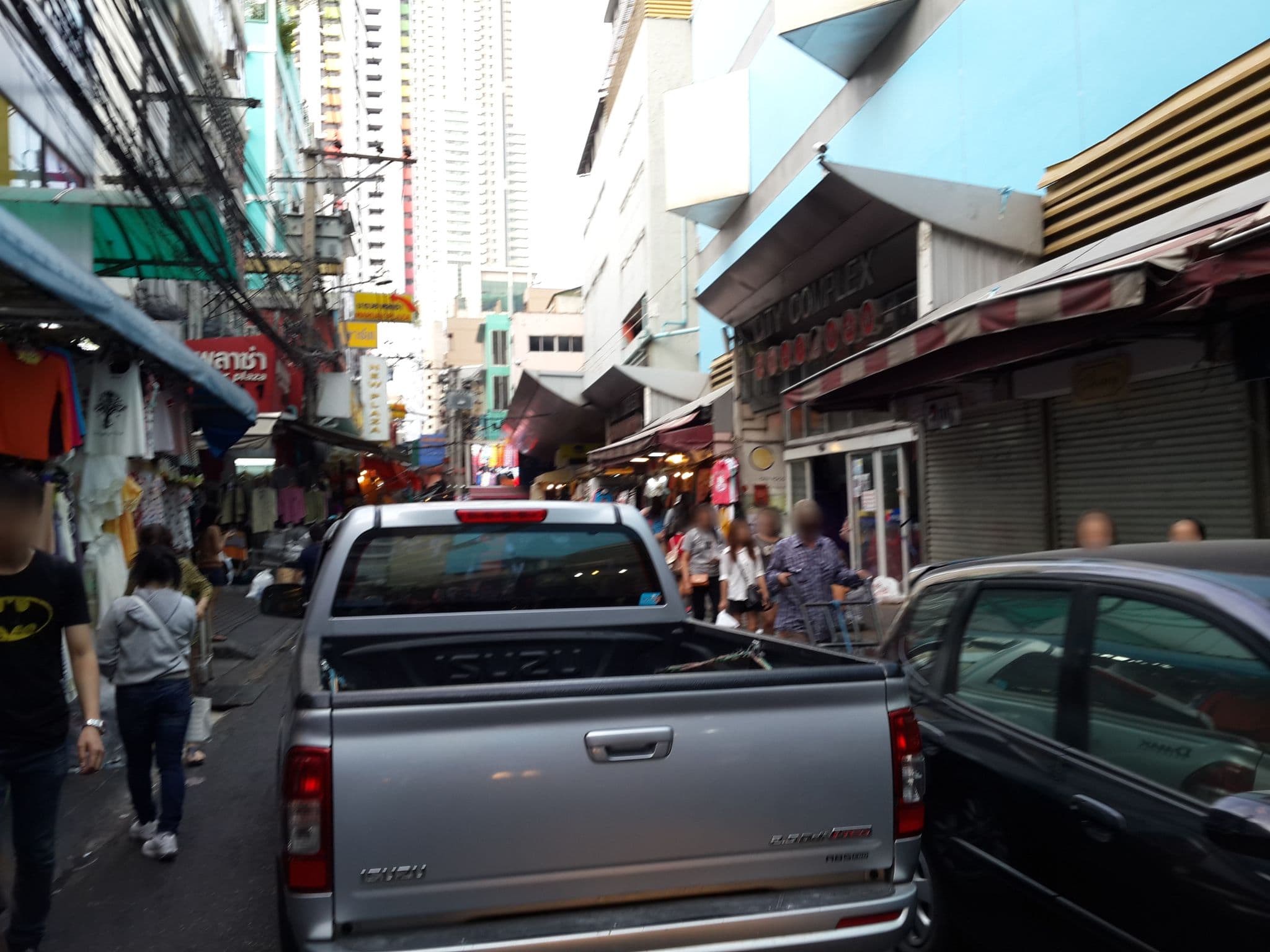 Street view near Glow Pratunam gym, Makkasan — © mishari (CC BY-SA · Mapillary)