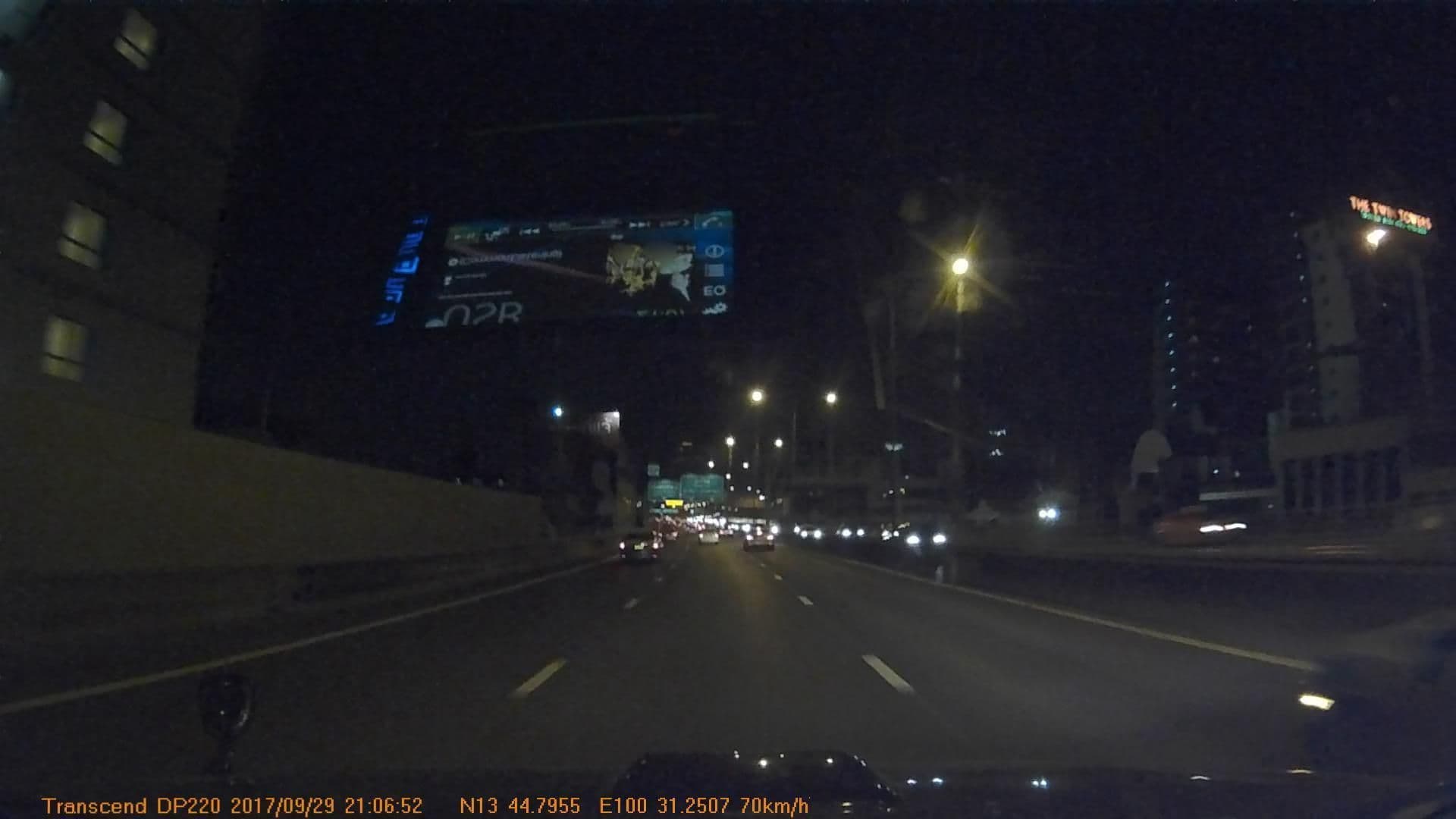 Street view near Tongpoon Hotel, Sathorn — © mapcreator (CC BY-SA · Mapillary)