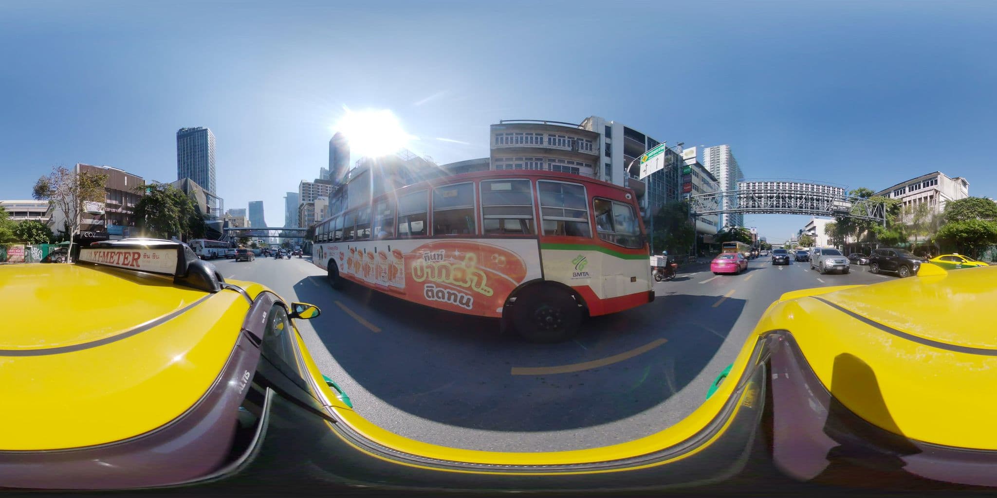 Street view near COZ hostel, Ratchathewi — © mapconcierge (CC BY-SA · Mapillary)
