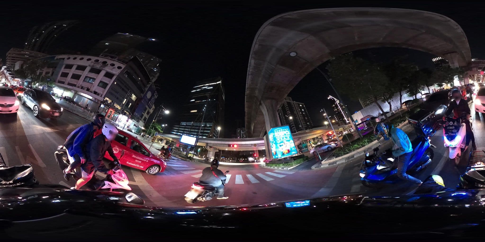 Street view near Swimming Pool Anajak, Ratchathewi — © NatchaponJ (CC BY-SA · Mapillary)