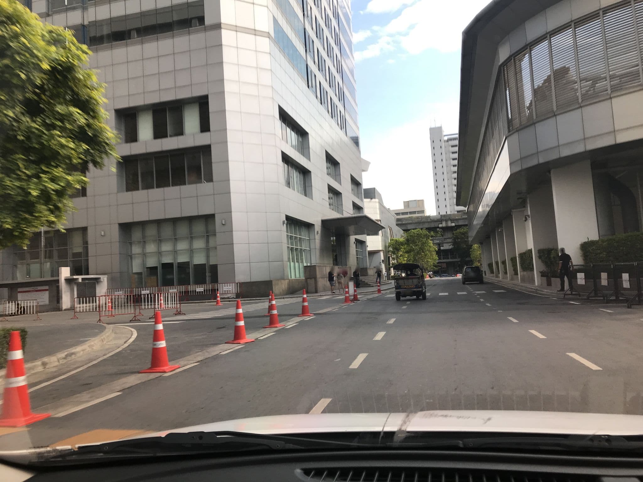 Street view near Presidential Suite Centara, Makkasan — © balletty (CC BY-SA · Mapillary)
