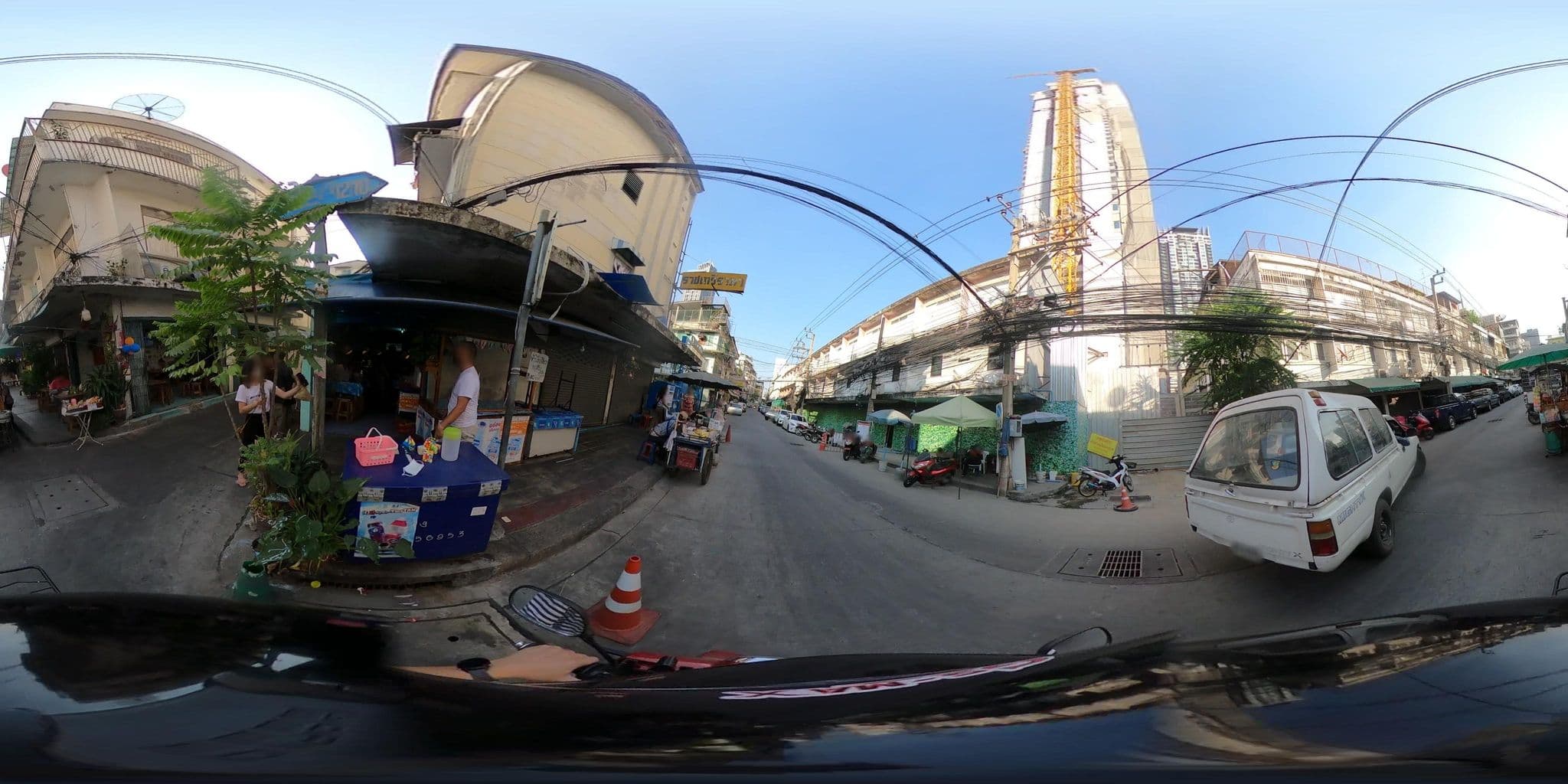 Street view near Daraya Hostel, Ratchathewi — © NatchaponJ (CC BY-SA · Mapillary)