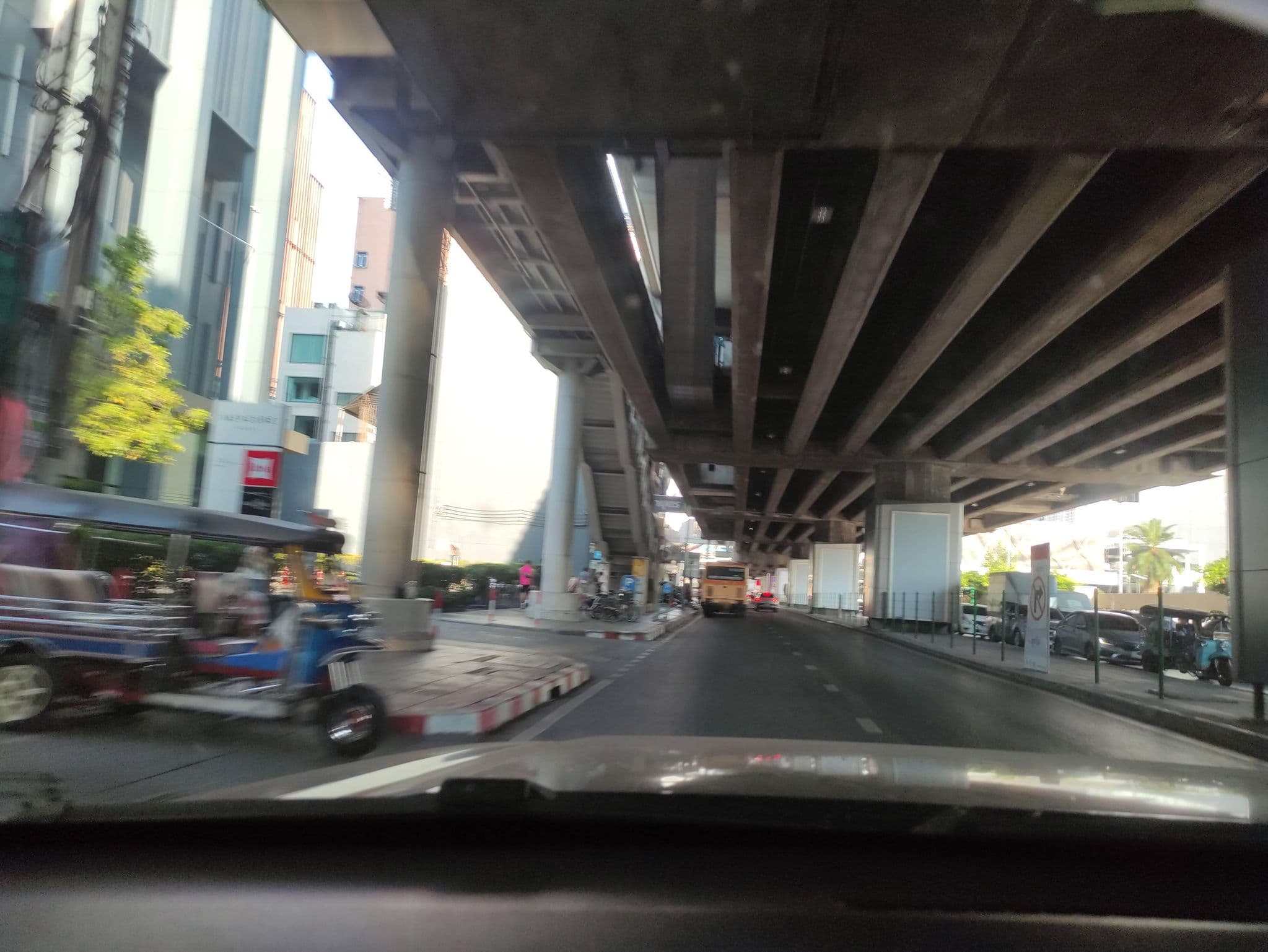 Street view near Kritthai Residance, Pathum Wan — © kasetitkml_pipitchai (CC BY-SA · Mapillary)