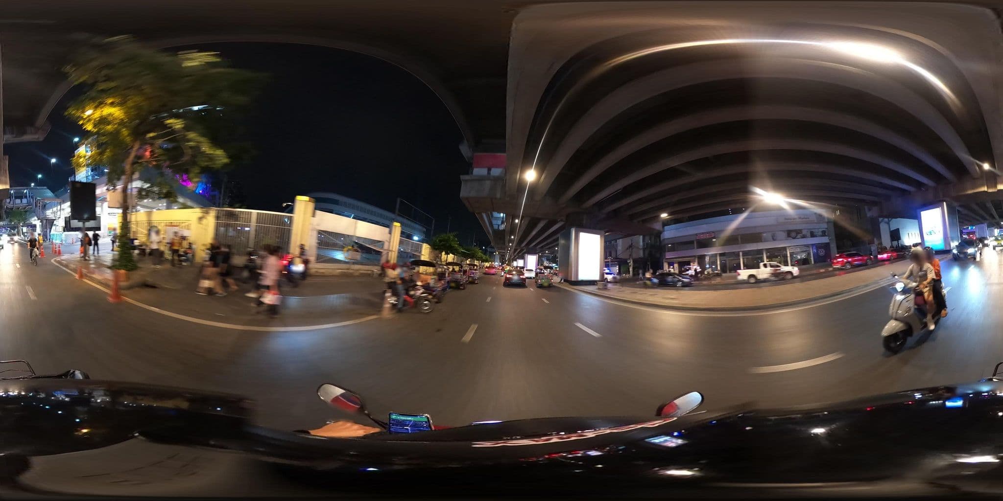 Street view near mansion hotel, Pathum Wan — © NatchaponJ (CC BY-SA · Mapillary)