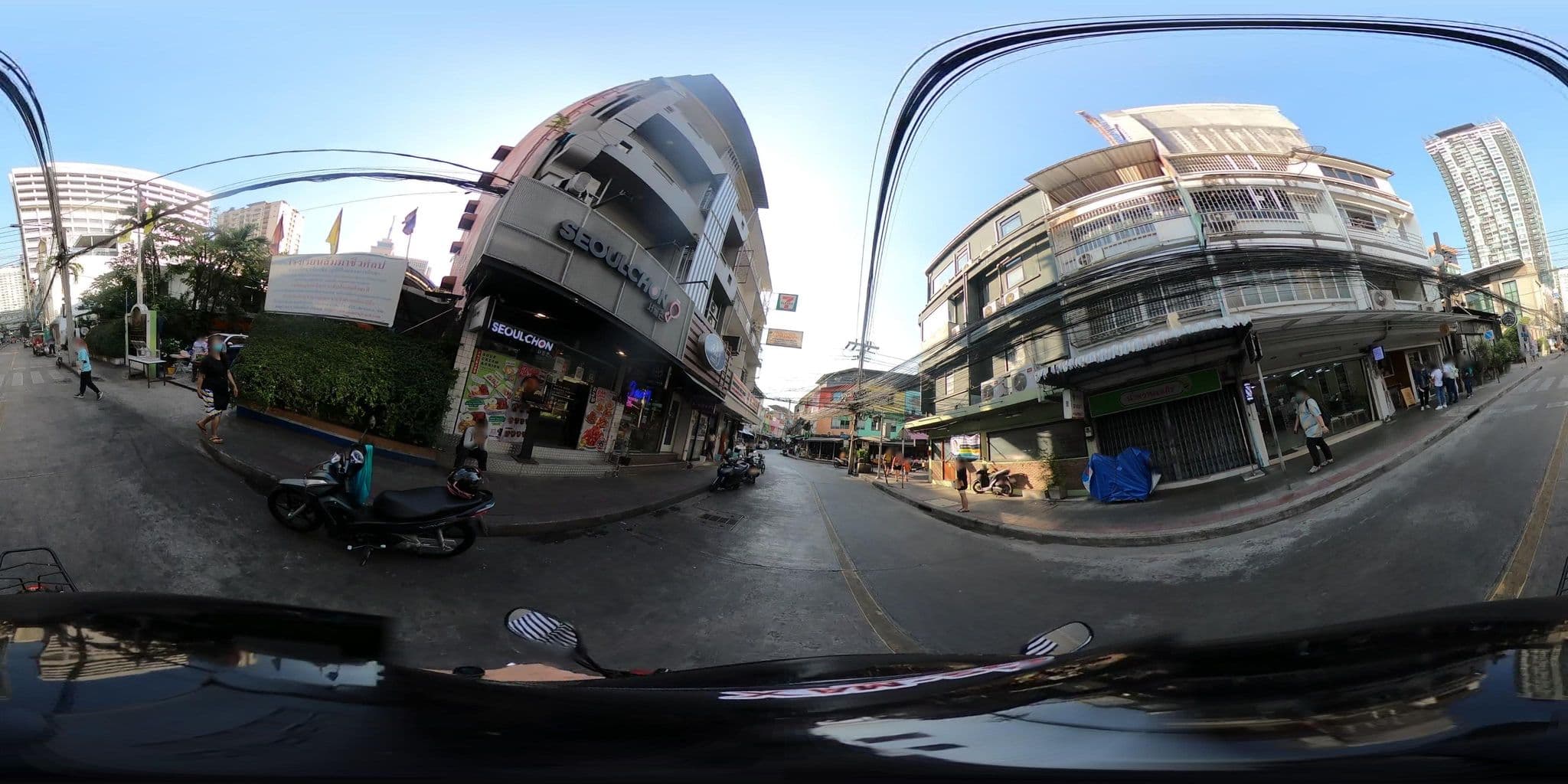 Street view near Oasiscafe&Nap, Ratchathewi — © NatchaponJ (CC BY-SA · Mapillary)