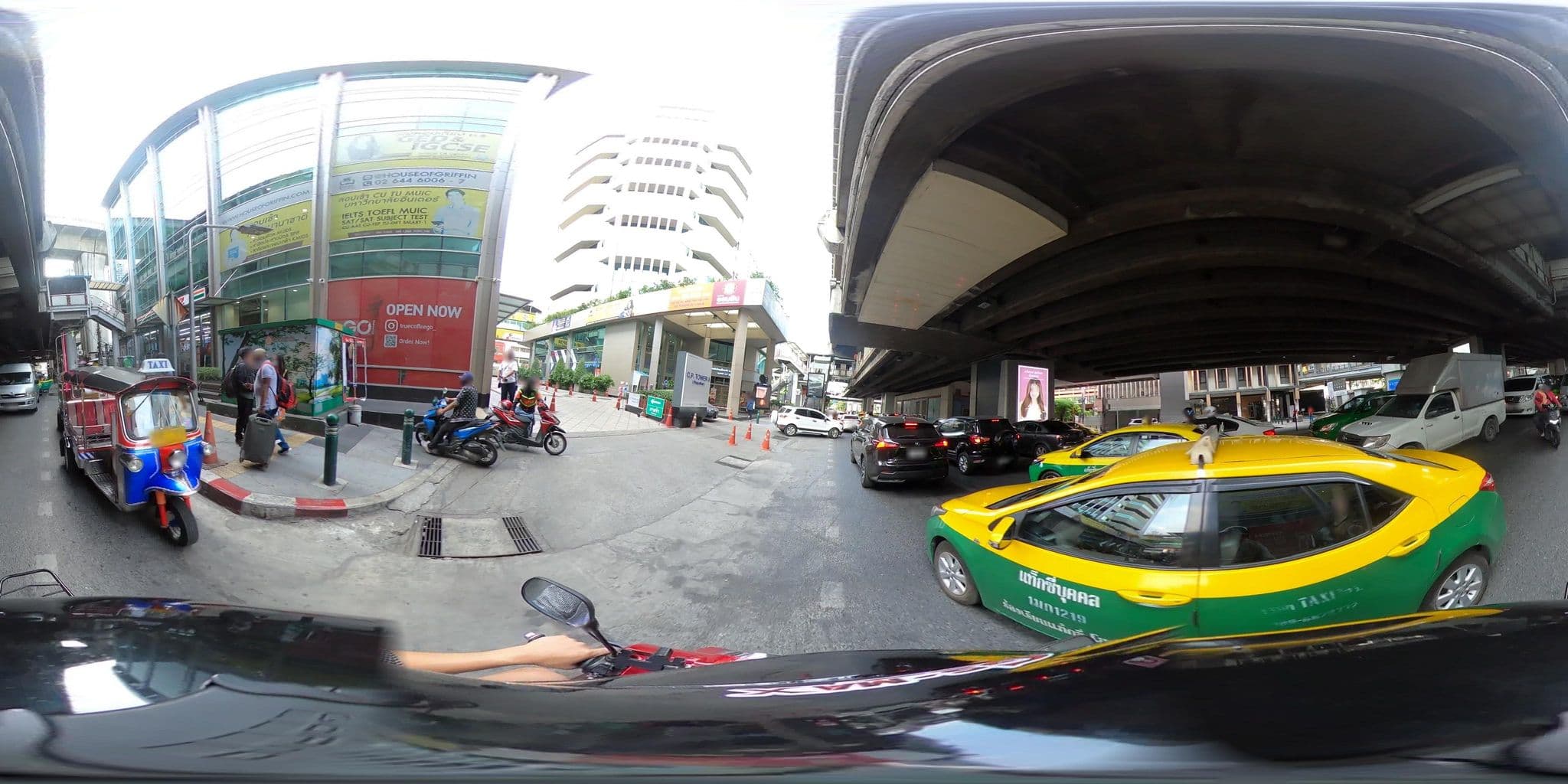 Street view near Ratchatewi Hyde Away, Ratchathewi — © NatchaponJ (CC BY-SA · Mapillary)