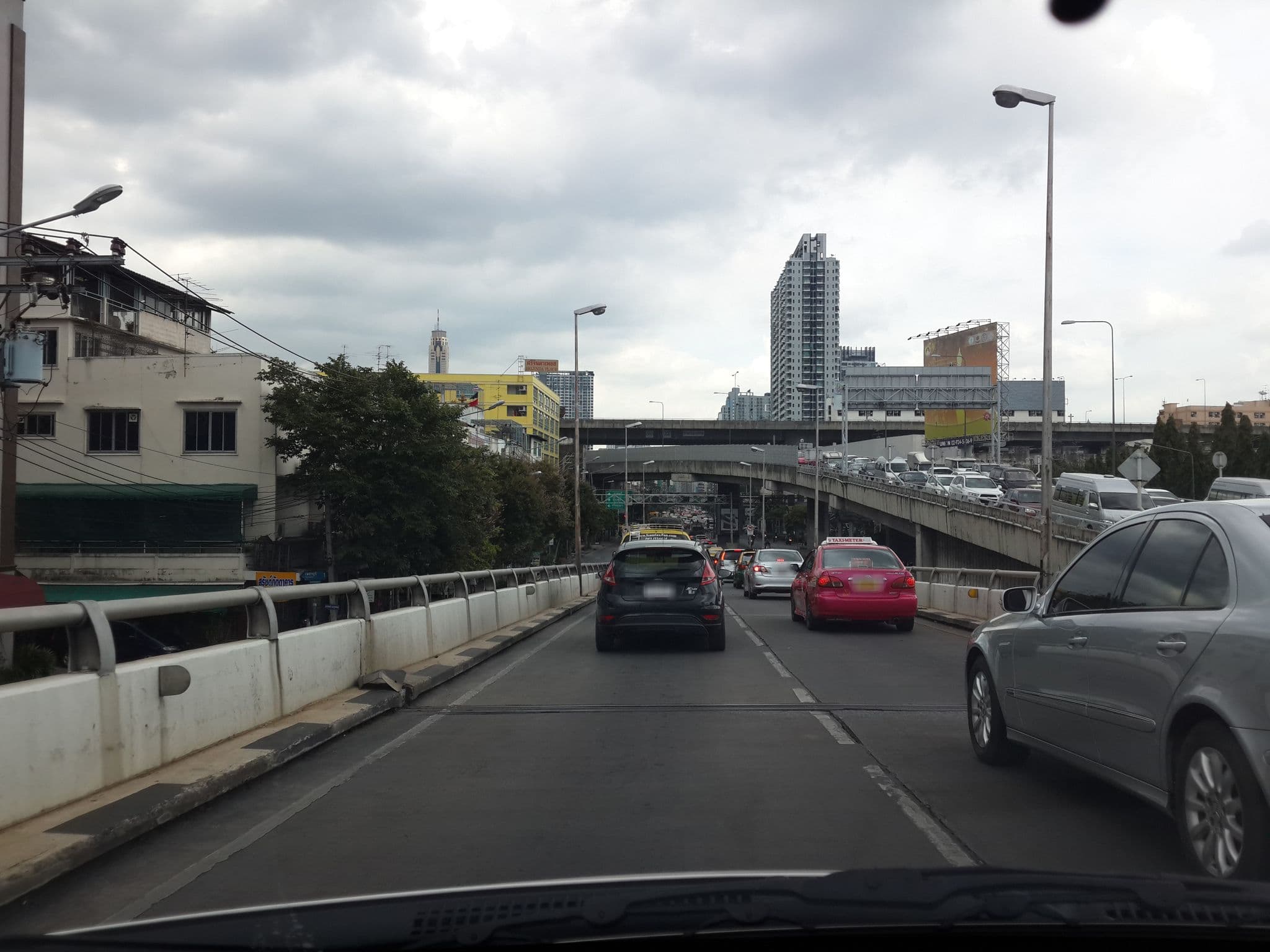 Street view near My Hotel Bangkok, Bangkok Riverside — © mishari (CC BY-SA · Mapillary)