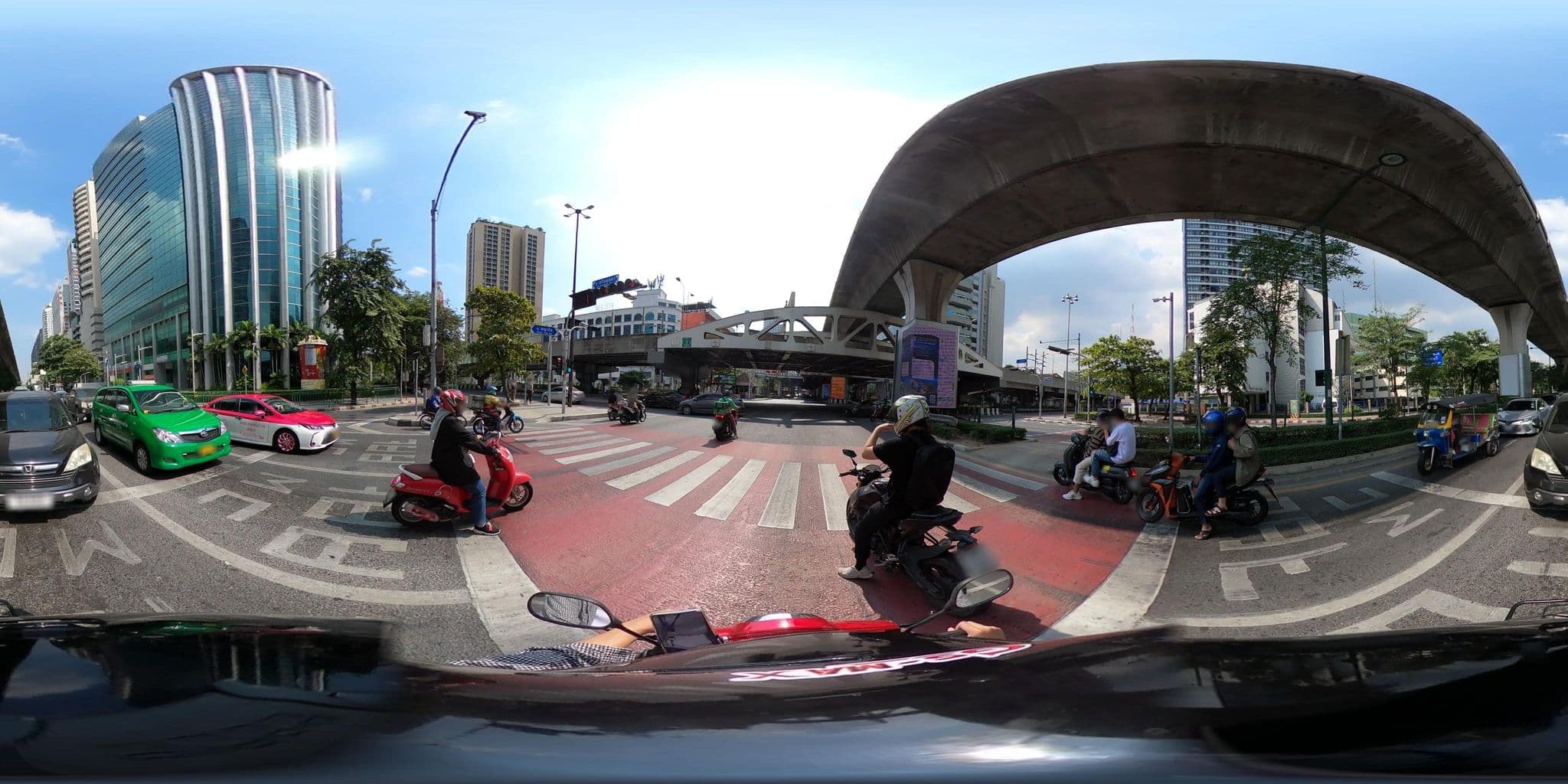 Street view near Yeehaa!, Ratchathewi — © NatchaponJ (CC BY-SA · Mapillary)