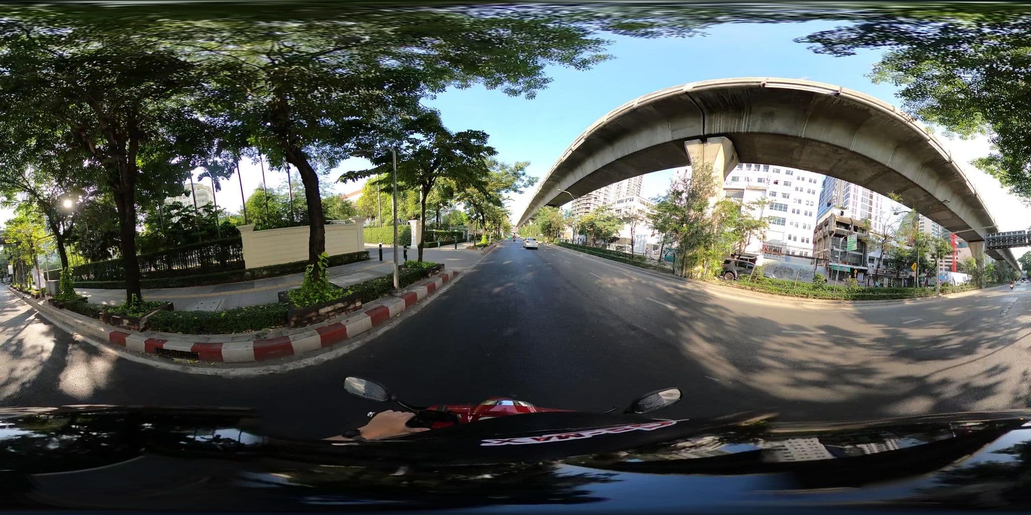 Street view near Spittze Hotel, Ratchathewi — © NatchaponJ (CC BY-SA · Mapillary)