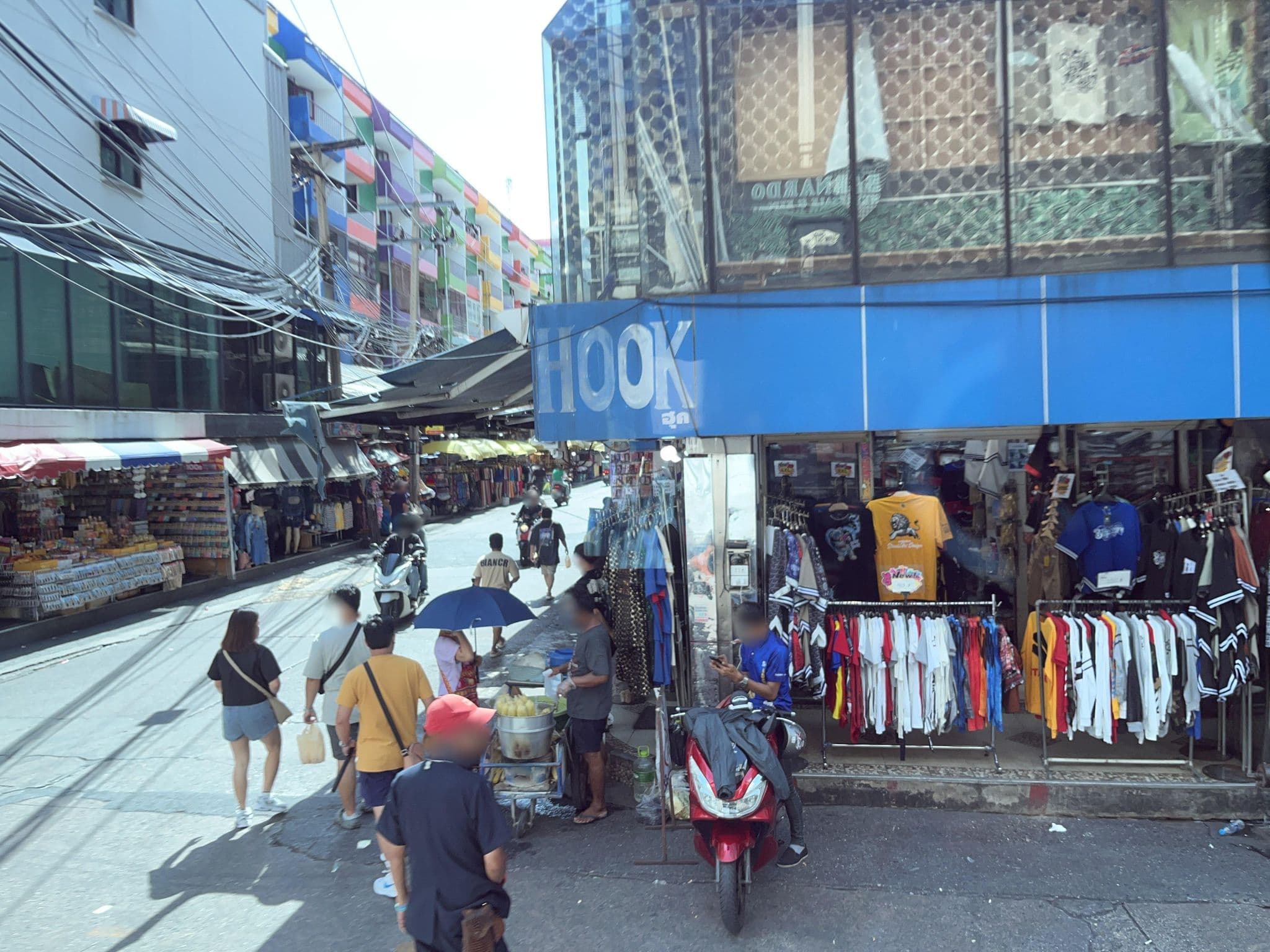 Street view near Executive Room Baiyoke Suite Hotel, Makkasan — © DriveWithHoang (CC BY-SA · Mapillary)
