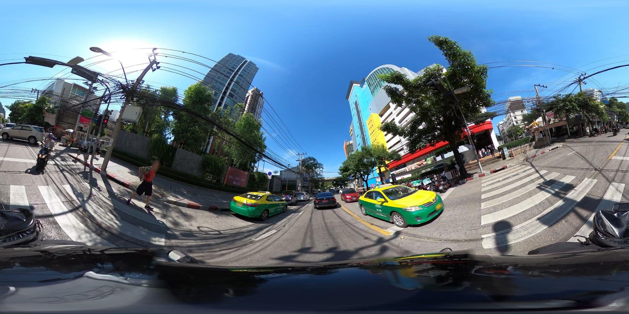 Street view near Yesterday Hotel, Ratchathewi — © NatchaponJ (CC BY-SA · Mapillary)