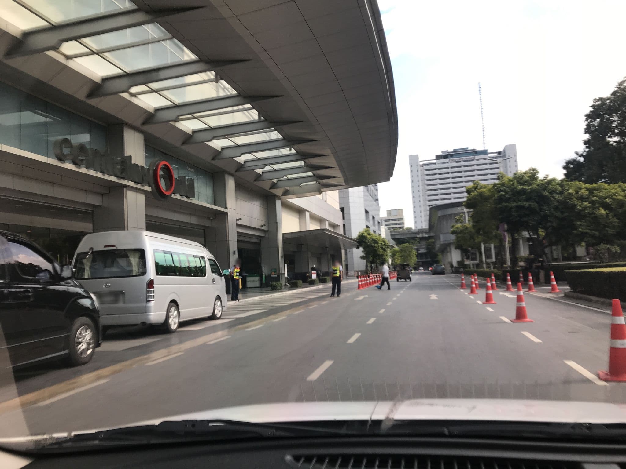 Street view near Centrara Grand 22th Floor, Makkasan — © balletty (CC BY-SA · Mapillary)