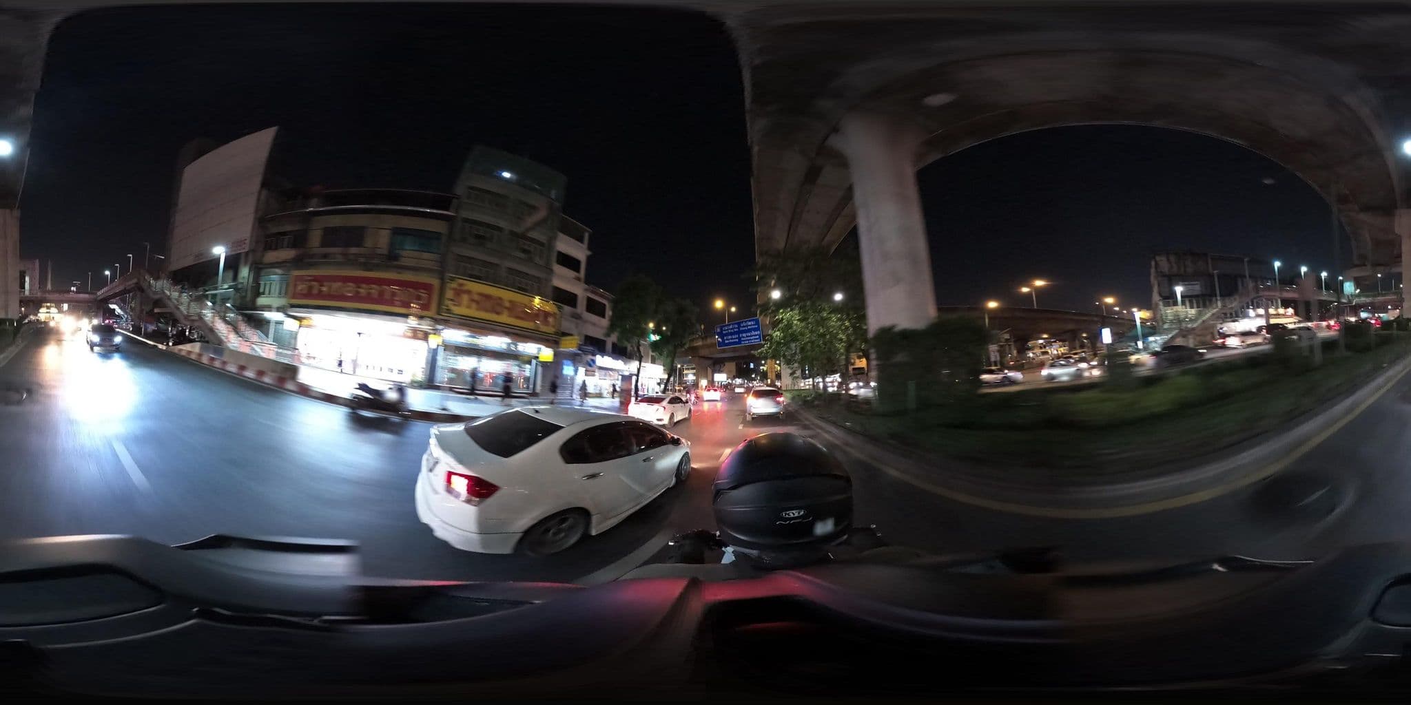 Street view near โรงแรมนาราคอร์ด, Ratchathewi — © NatchaponJ (CC BY-SA · Mapillary)