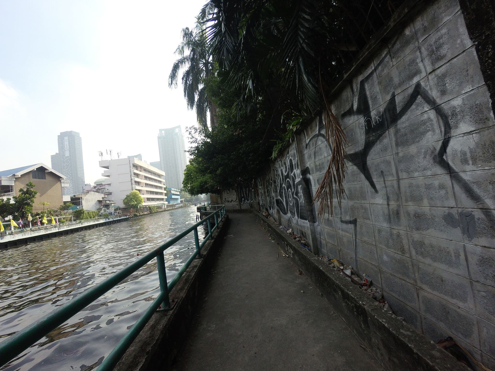 Street view near Ariyasom Villa Hotel, Makkasan — © mishari (CC BY-SA · Mapillary)