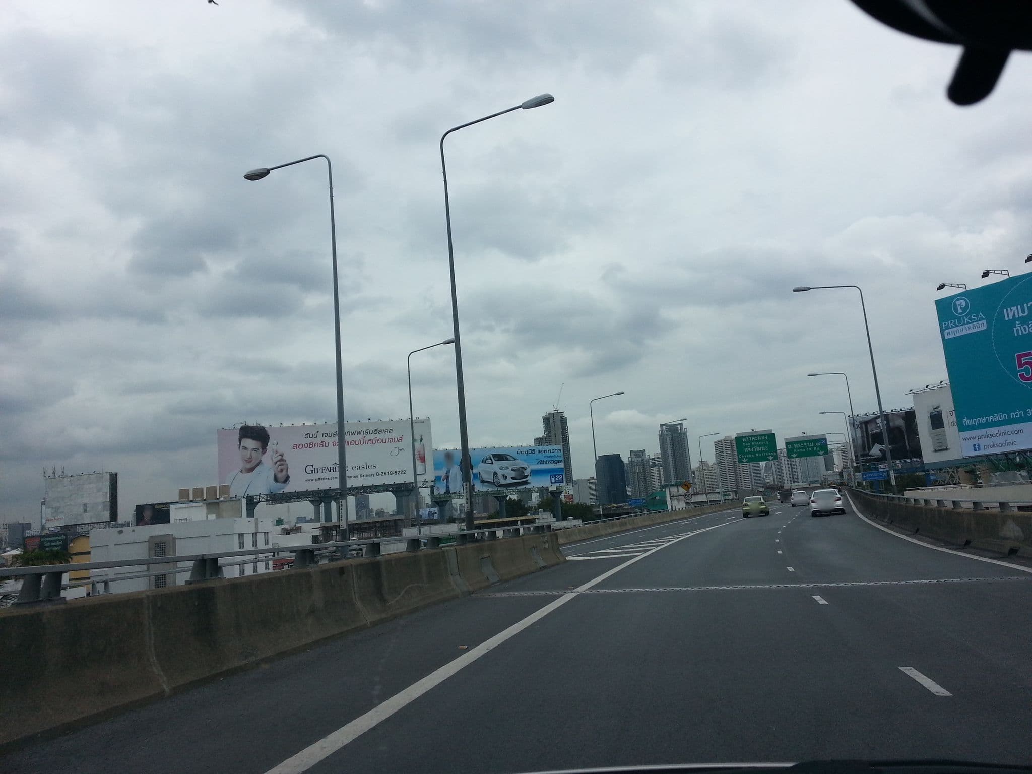 Street view near คิ้มโฮเตล, Makkasan — © mishari (CC BY-SA · Mapillary)