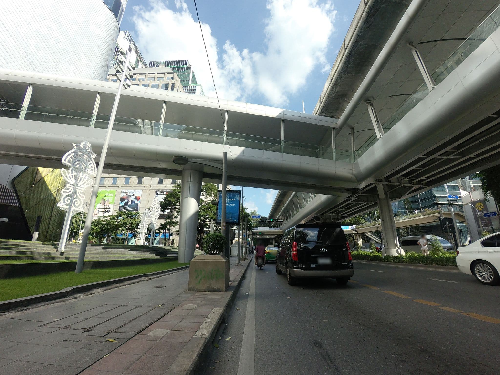 Street view near [Constuction Site] Park Hyatt Hotel, Makkasan — © mishari (CC BY-SA · Mapillary)