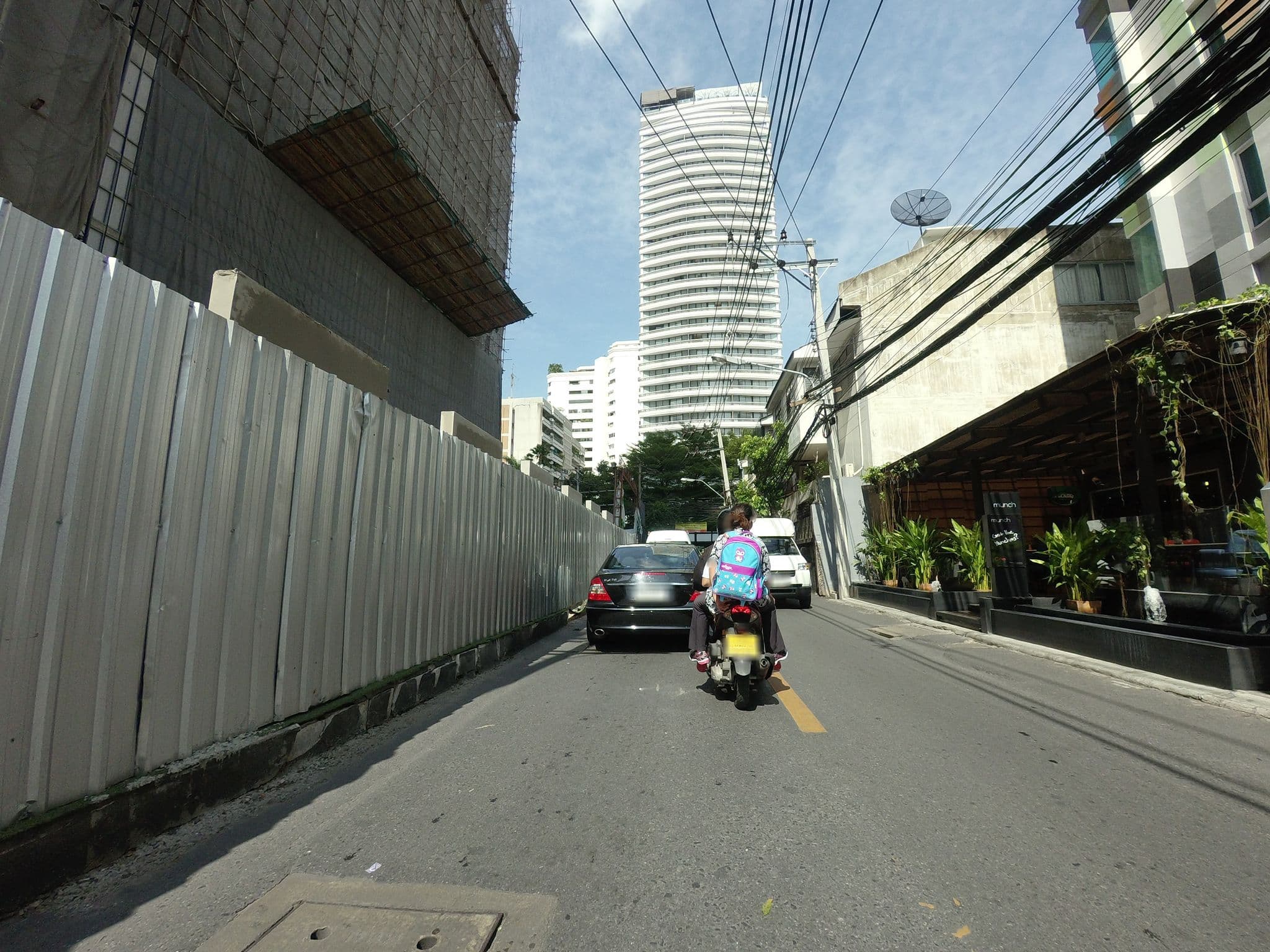 Street view near Citrus Sukhumvit 11, Makkasan — © mishari (CC BY-SA · Mapillary)