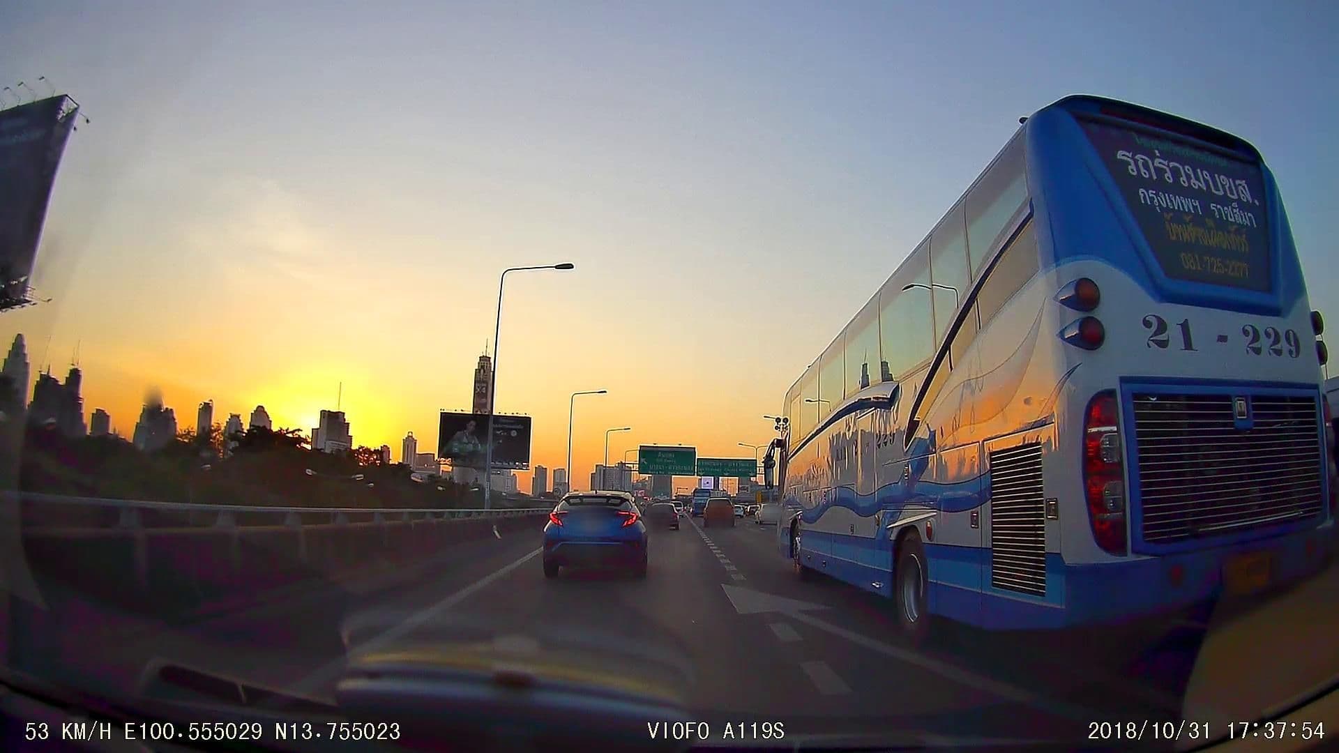 Street view near Topland hotel&convention centre, Makkasan — © poramet (CC BY-SA · Mapillary)