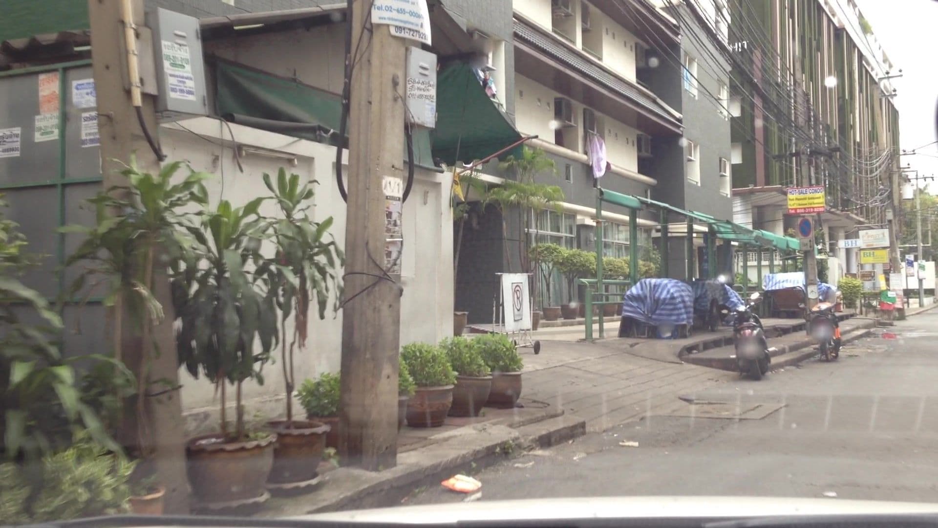 Street view near Skyy Hotel, Makkasan — © lvl5 (CC BY-SA · Mapillary)