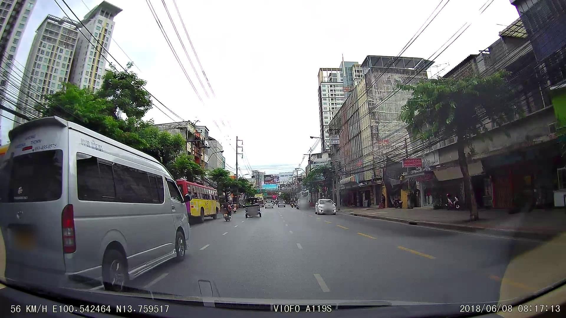 Street view near Pannarai Hotel (โรงแรมพรรณราย), Makkasan — © poramet (CC BY-SA · Mapillary)