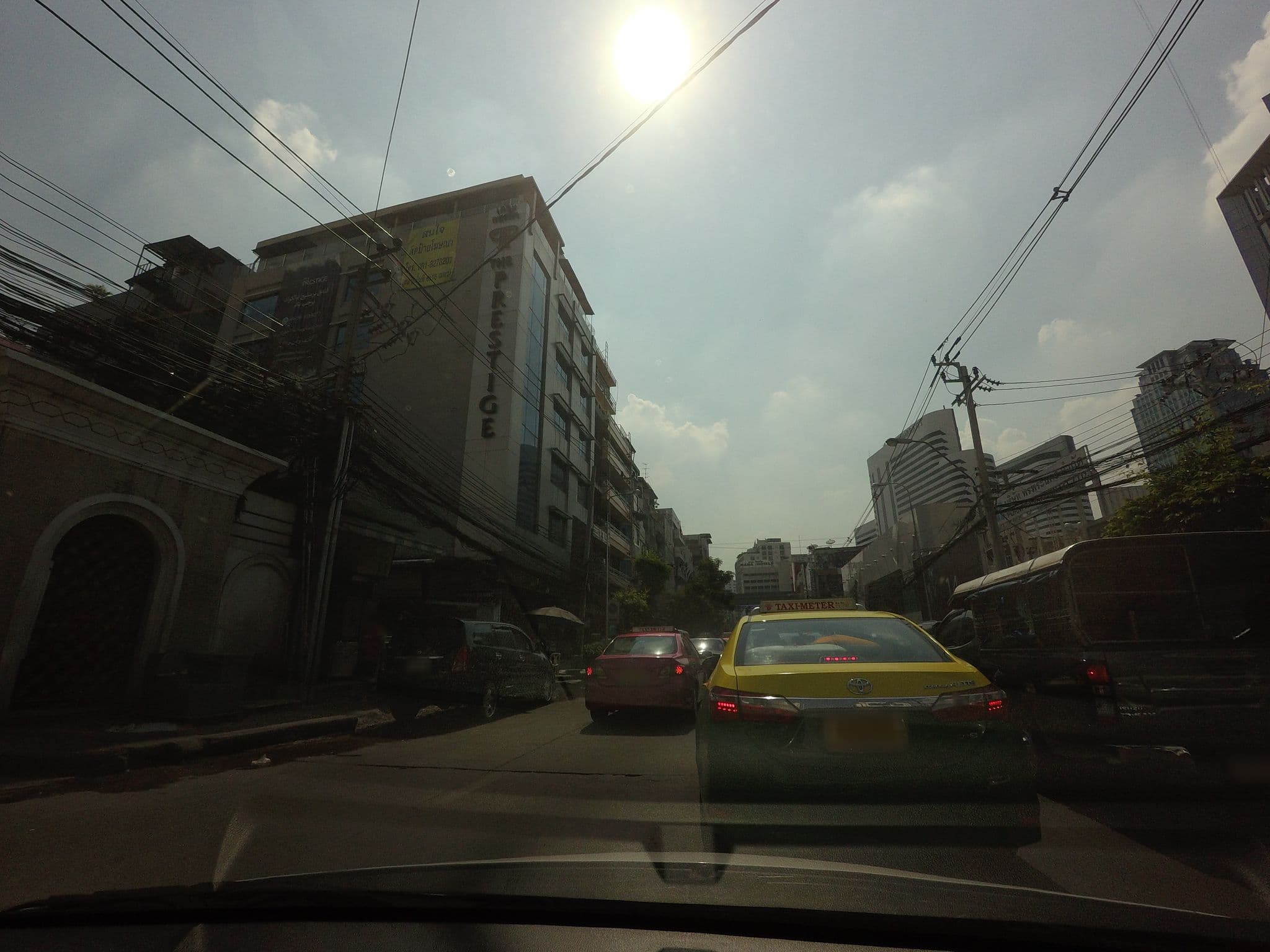 Street view near Zenite Hotel, Makkasan — © mishari (CC BY-SA · Mapillary)