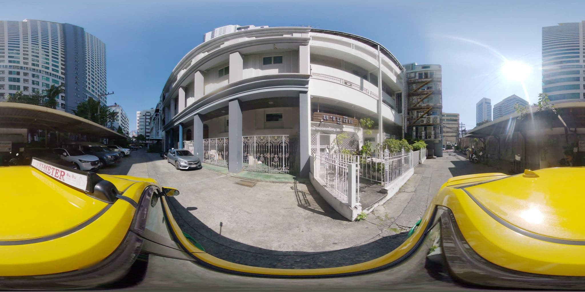 Street view near BANGKOK Butique Hoteel Thailand, Makkasan — © mapconcierge (CC BY-SA · Mapillary)