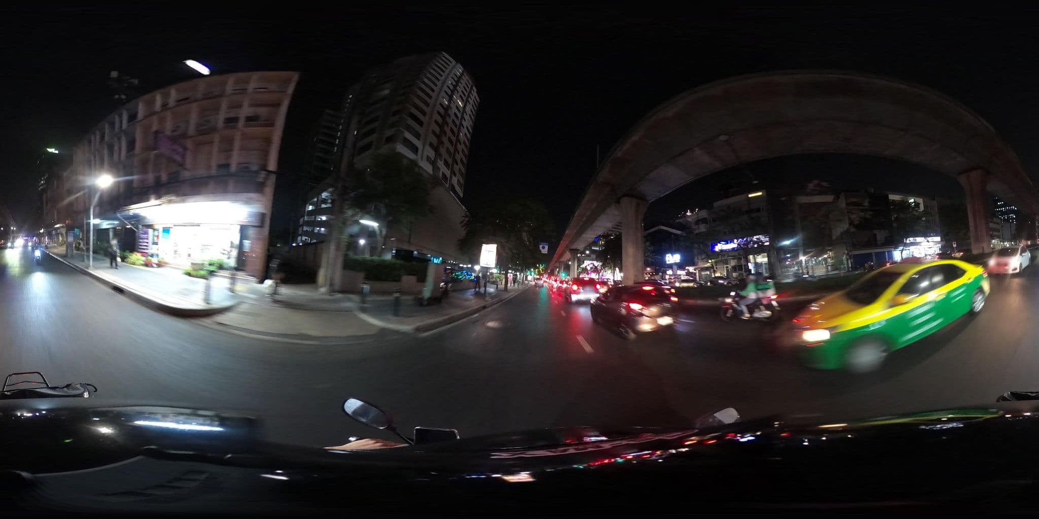 Street view near Everyday Sunday Social Hostel, Phaya Thai — © NatchaponJ (CC BY-SA · Mapillary)