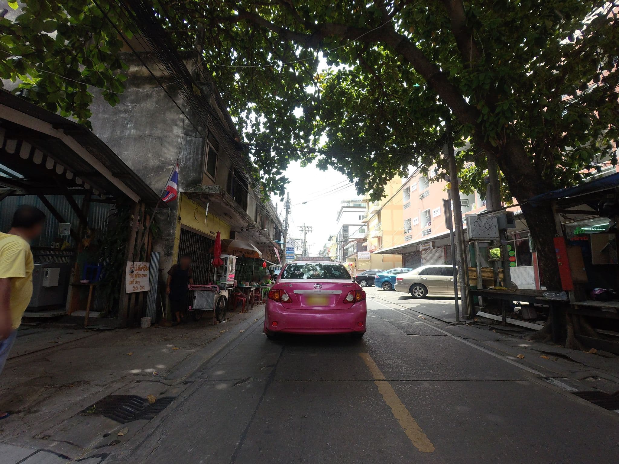 Street view near Fantastic44, Din Daeng — © mishari (CC BY-SA · Mapillary)