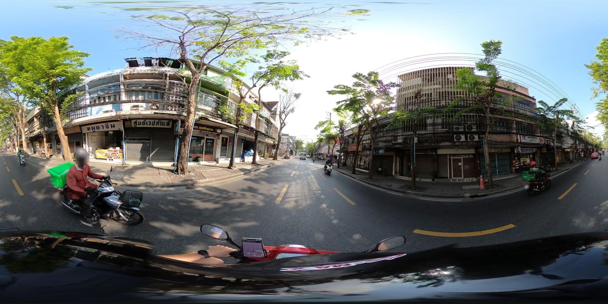 Street view near Cher Hostel, Din Daeng — © NatchaponJ (CC BY-SA · Mapillary)