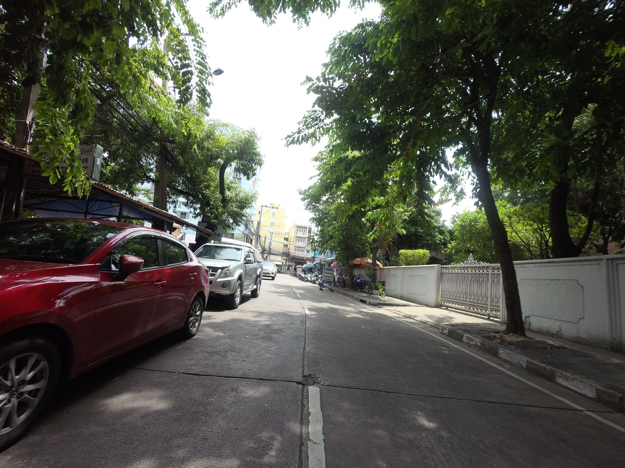 Street view near LAn Khai Fang Hotel , Hong Kong, Sam Sen Nai — © mishari (CC BY-SA · Mapillary)