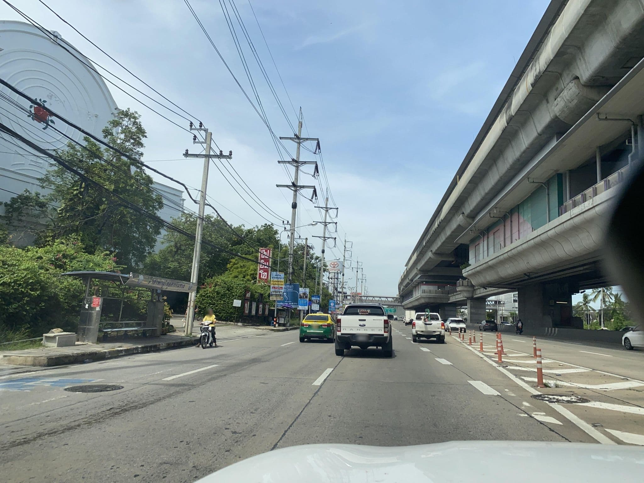 Street view near ปี๊ปอิน โฮเทล, Bang O — © TurntechGodhead (CC BY-SA · Mapillary)