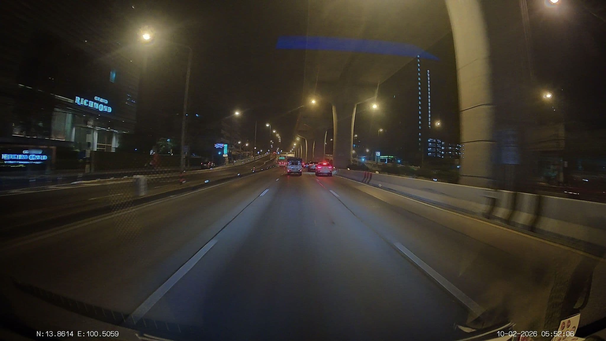 Street view near Sapphire Room3rd Floor Richmond Hotel, Mueang Nonthaburi — © ThailandCambodia (CC BY-SA · Mapillary)