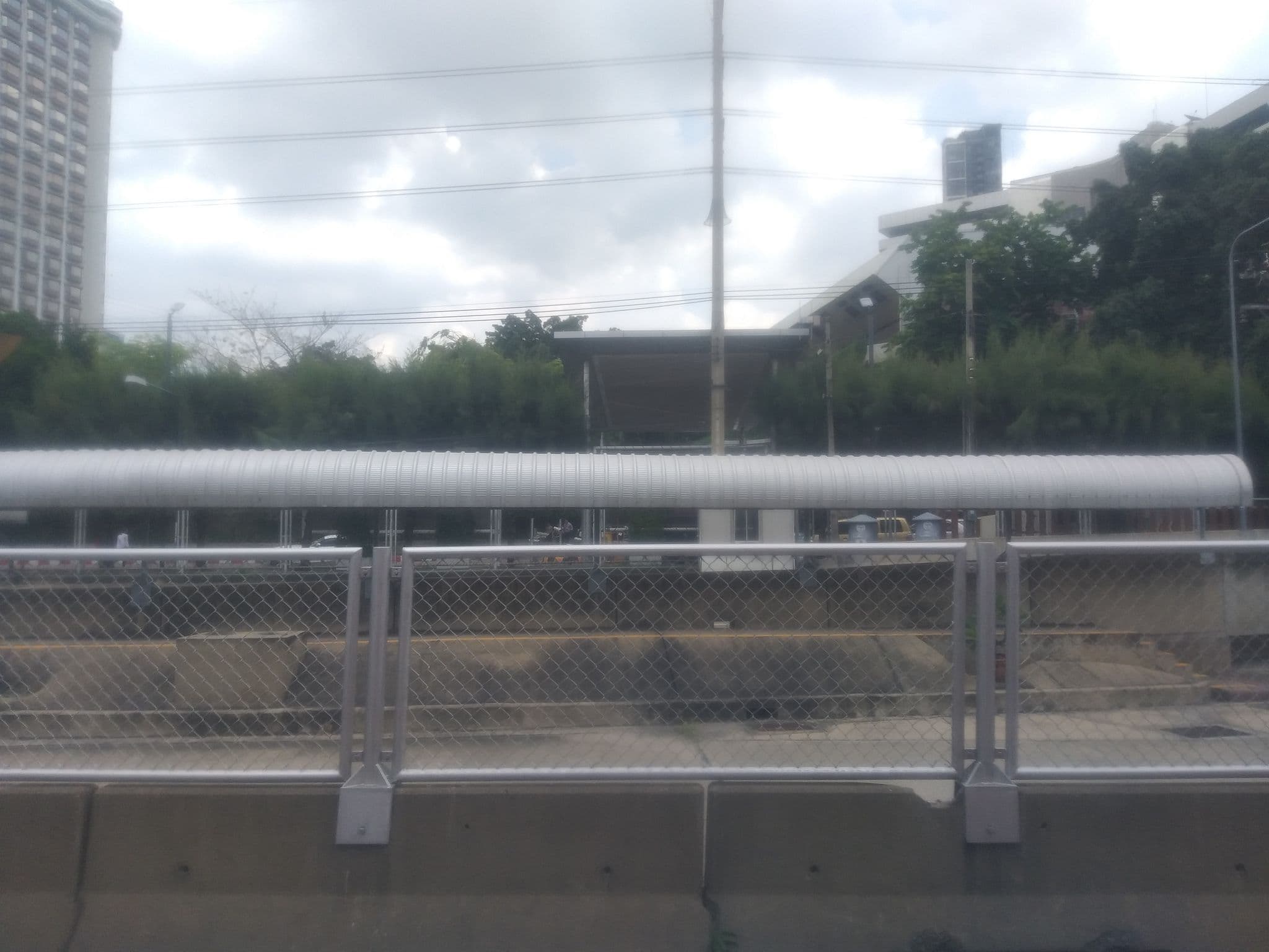Street view near ห้อง 1618 โรงแรมเซนทารา แอด เซ็นทรัลพลาซ่า ลาดพร้าว, Chatuchak subdistrict — © ozflor (CC BY-SA · Mapillary)