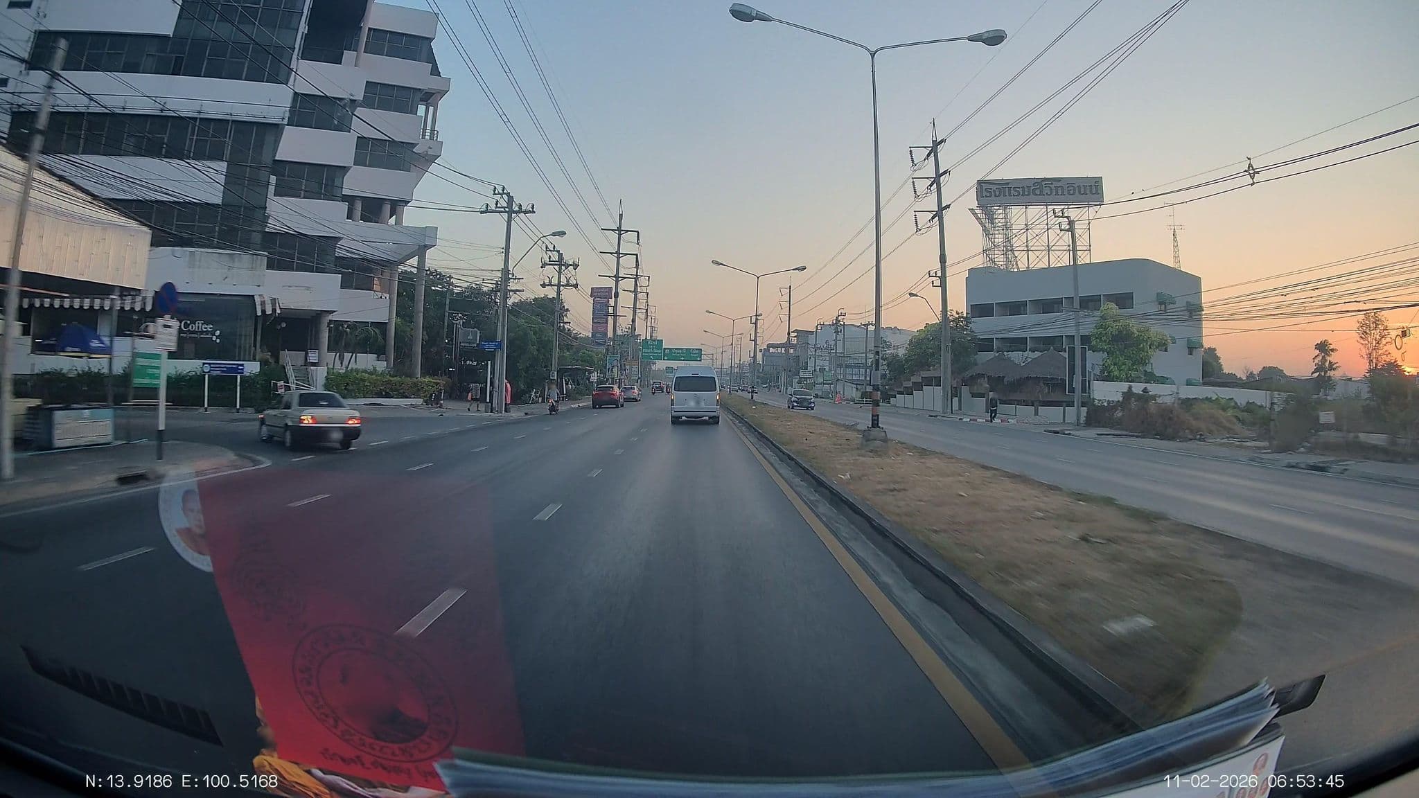 Street view near โรงแรมสวีทอินน์, Pak Kret — © ThailandCambodia (CC BY-SA · Mapillary)