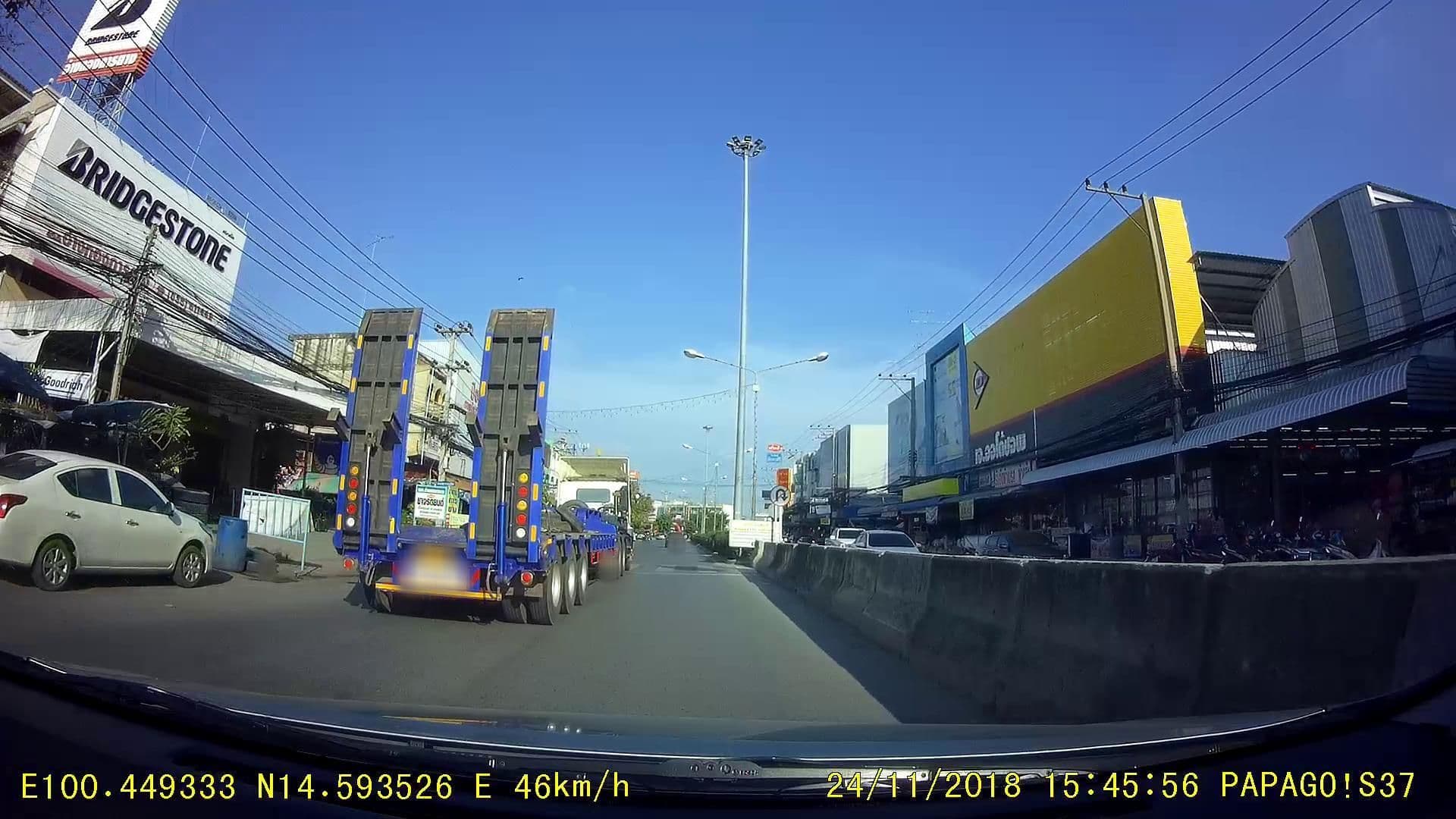 Street view near รถตู้อนุสาวรีย์(ท่าโรงแรมอท.), Ang Thong — © rusmanoon (CC BY-SA · Mapillary)