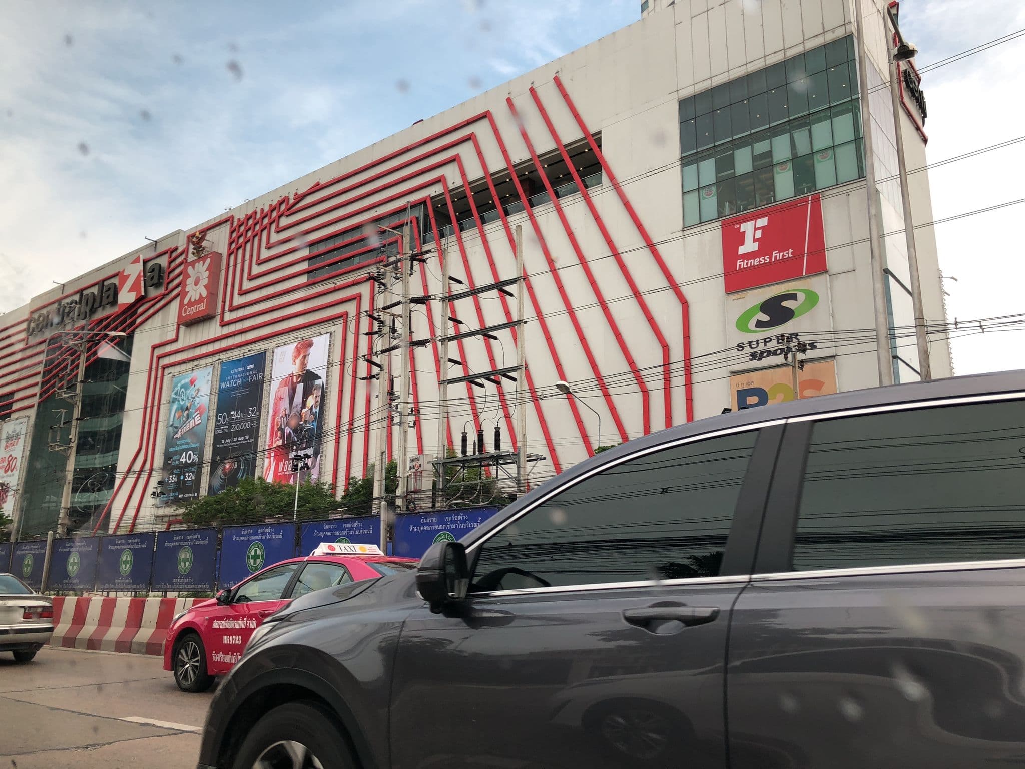 Street view near California Sweet Hotel | Changewattana, Pak Kret — © pimpitcha (CC BY-SA · Mapillary)