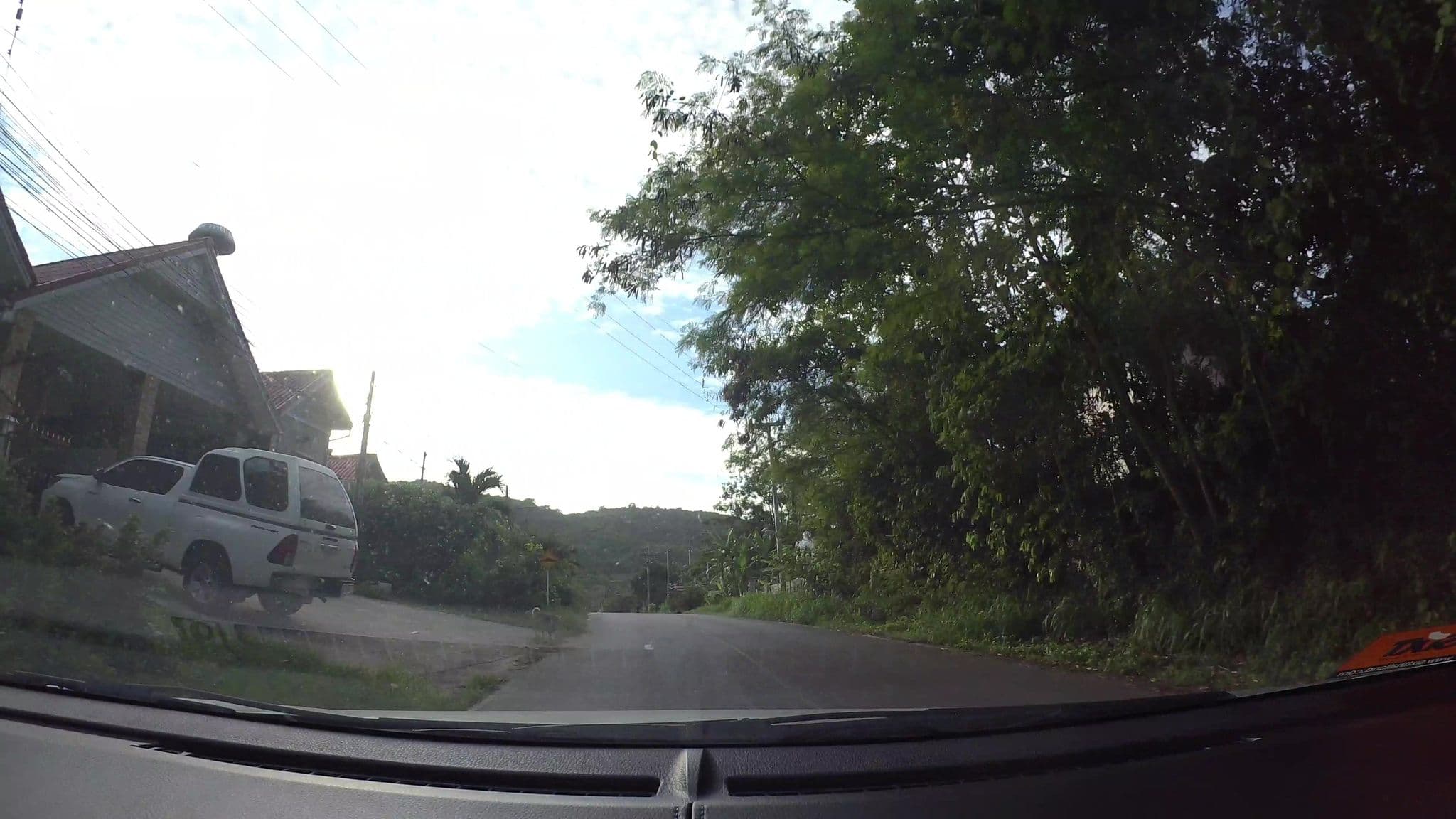 Street view near บ้านสวนทิพย์ รีสอร์ท สัตหีบ, Sattahip — © kaart_3 (CC BY-SA · Mapillary)