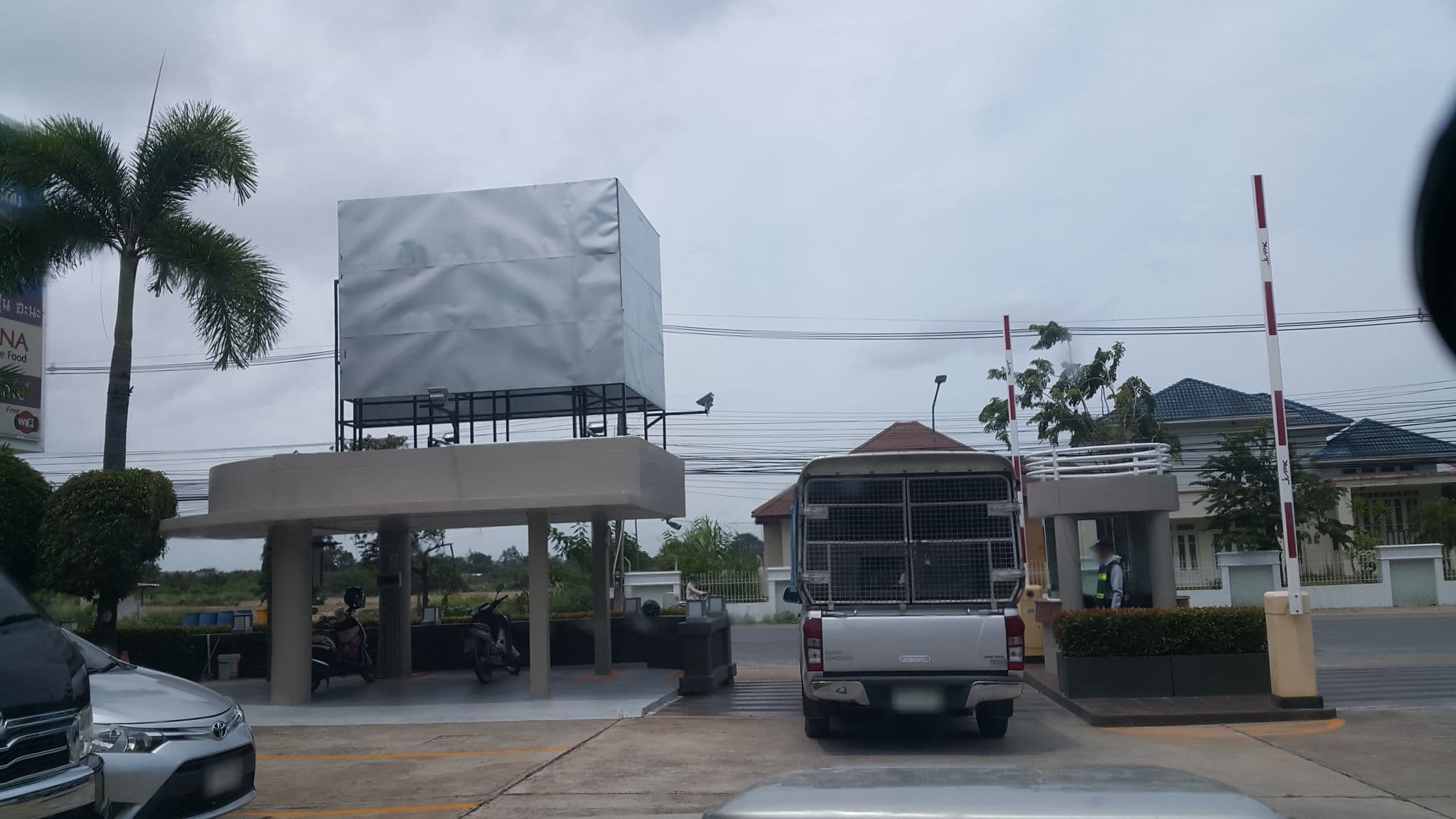 Street view near The Garden Banchang, Ban Chang — © jrcarlsen (CC BY-SA · Mapillary)