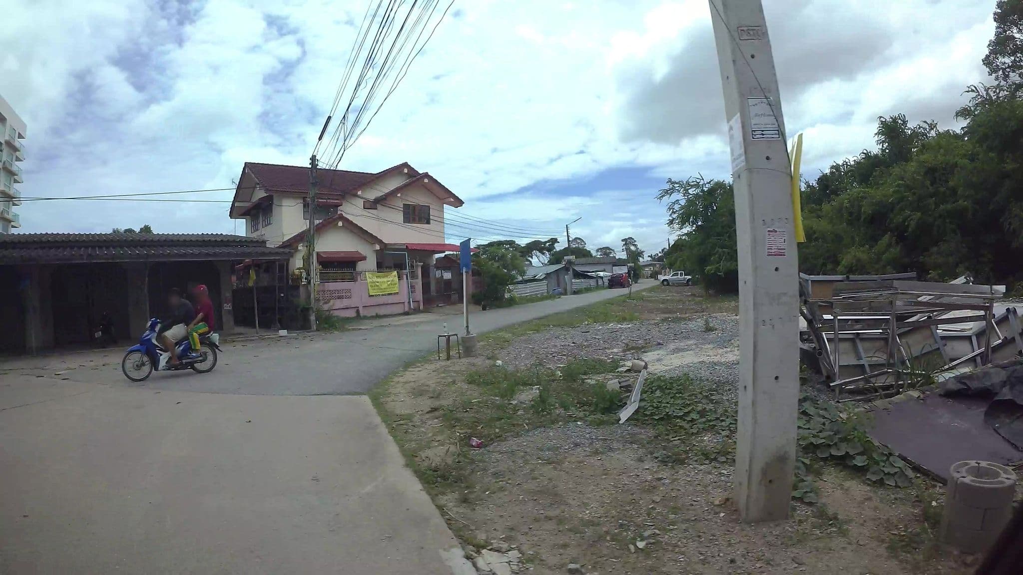 Street view near White Jade Villa Resort, Sattahip — © kaart_3 (CC BY-SA · Mapillary)