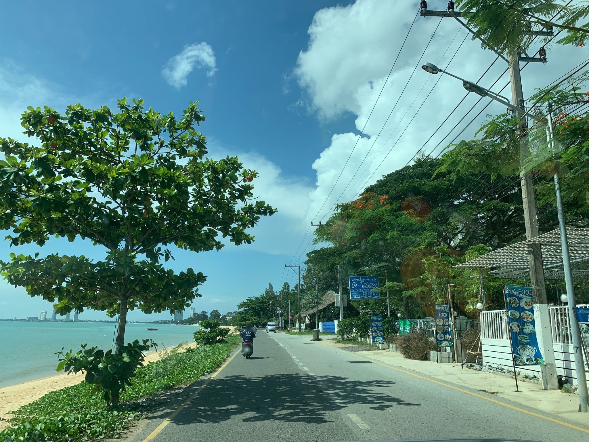 Street view near Pbb Sailom Sea Beach, Sattahip — © 1111 (CC BY-SA · Mapillary)