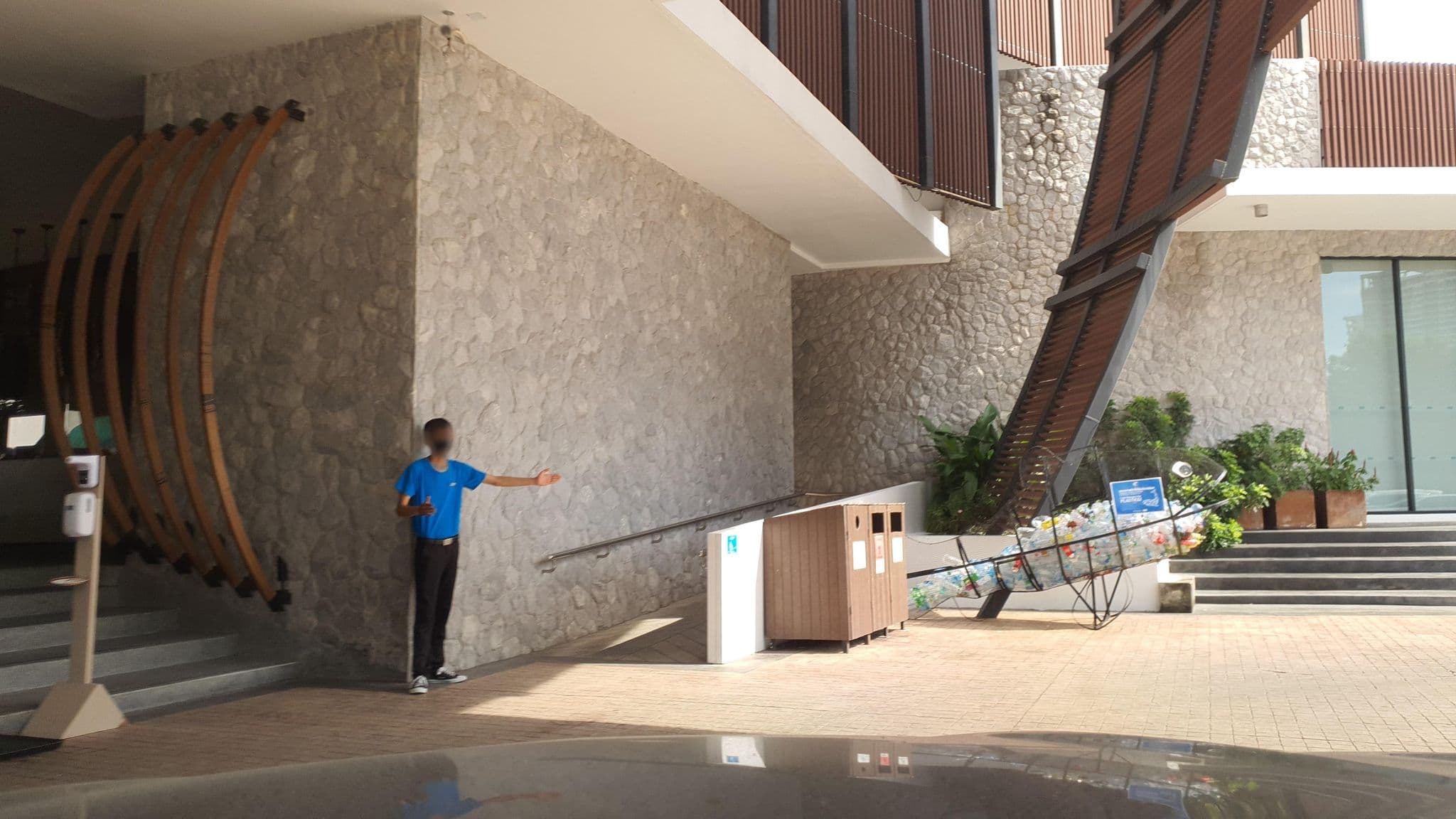 Street view near Centra Maris Hotel Pattaya, Pattaya — © jrcarlsen (CC BY-SA · Mapillary)