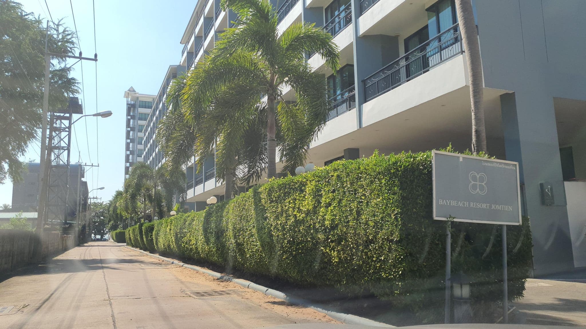 Street view near HT9 Hotel Pattaya (โรงแรมเอชทีไนน์ โฮเทล พัทยา), Pattaya — © jrcarlsen (CC BY-SA · Mapillary)